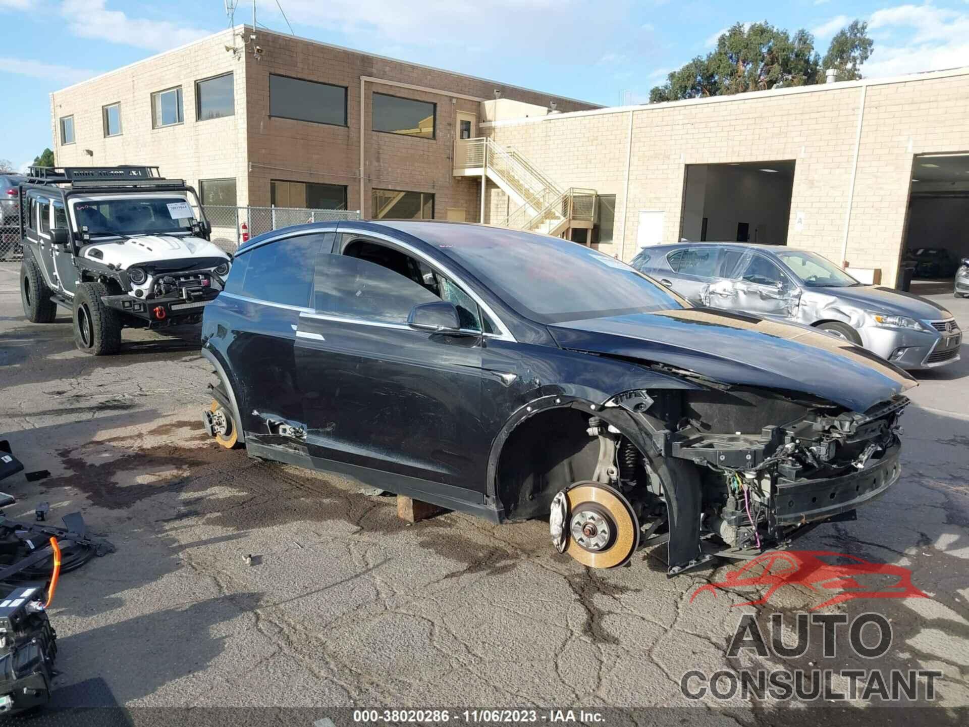 TESLA MODEL X 2017 - 5YJXCBE29HF071108