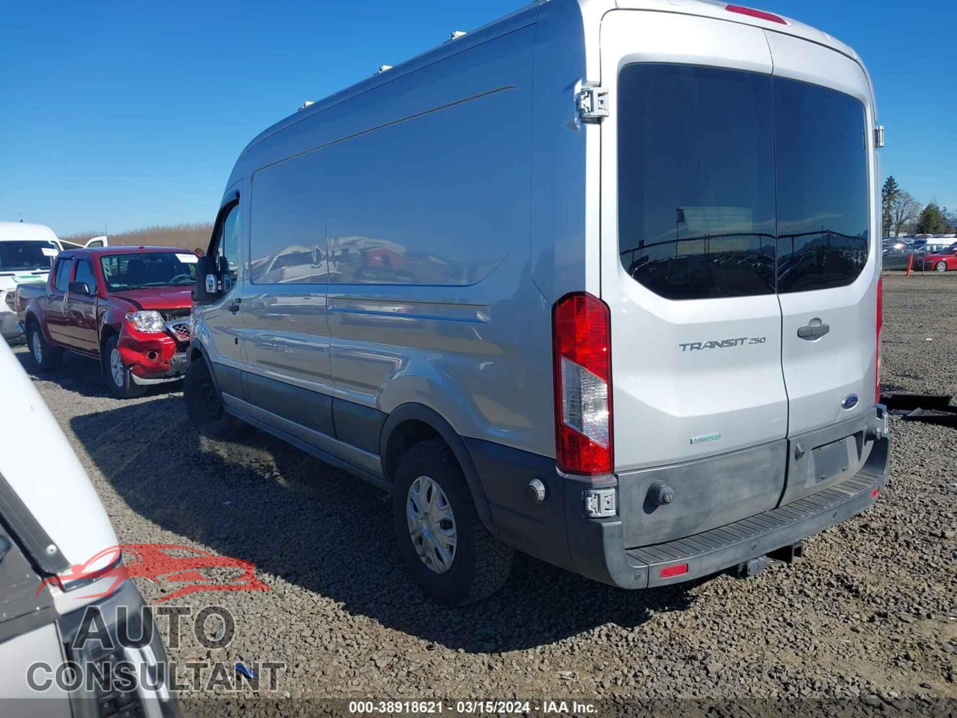 FORD TRANSIT-250 2017 - 1FTYR2CG0HKB00628