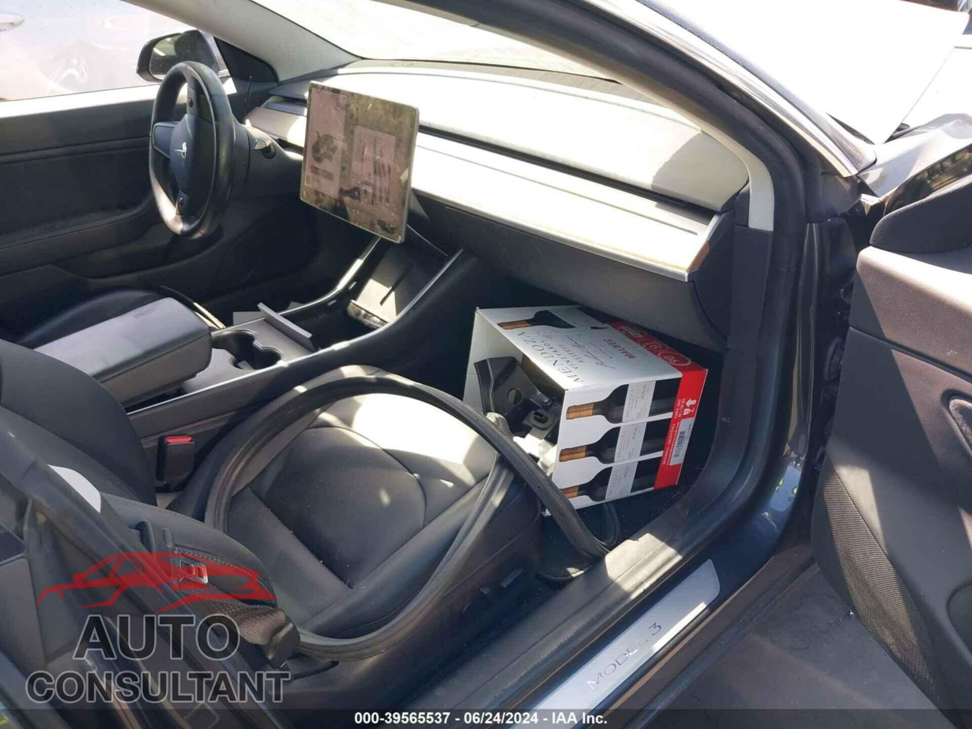 TESLA MODEL 3 2018 - 5YJ3E1EA3JF015200