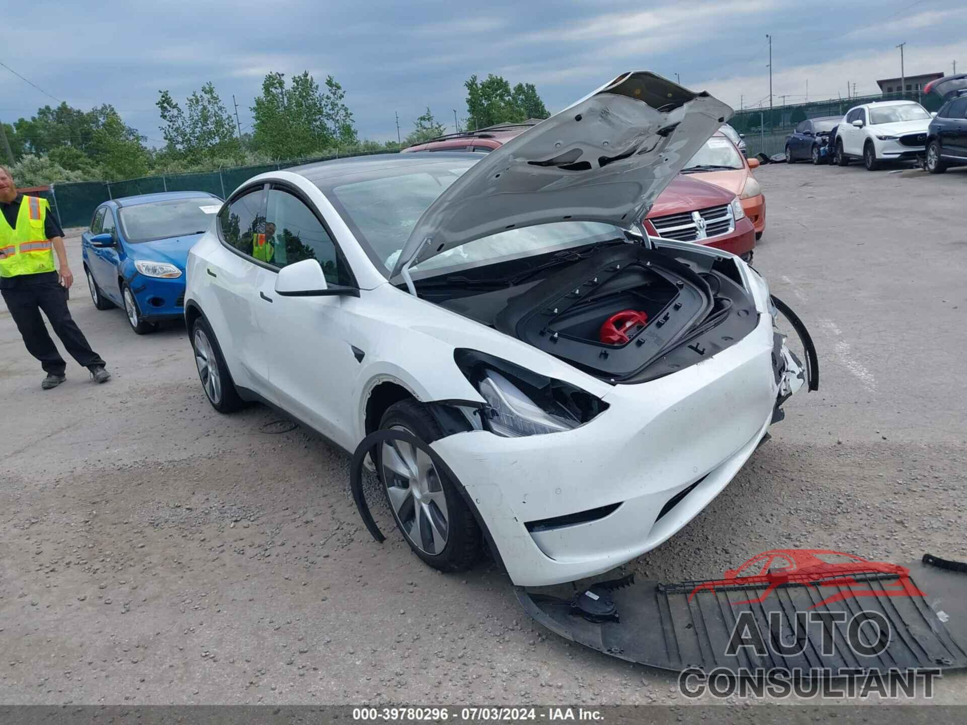 TESLA MODEL Y 2021 - 5YJYGDEEXMF073247