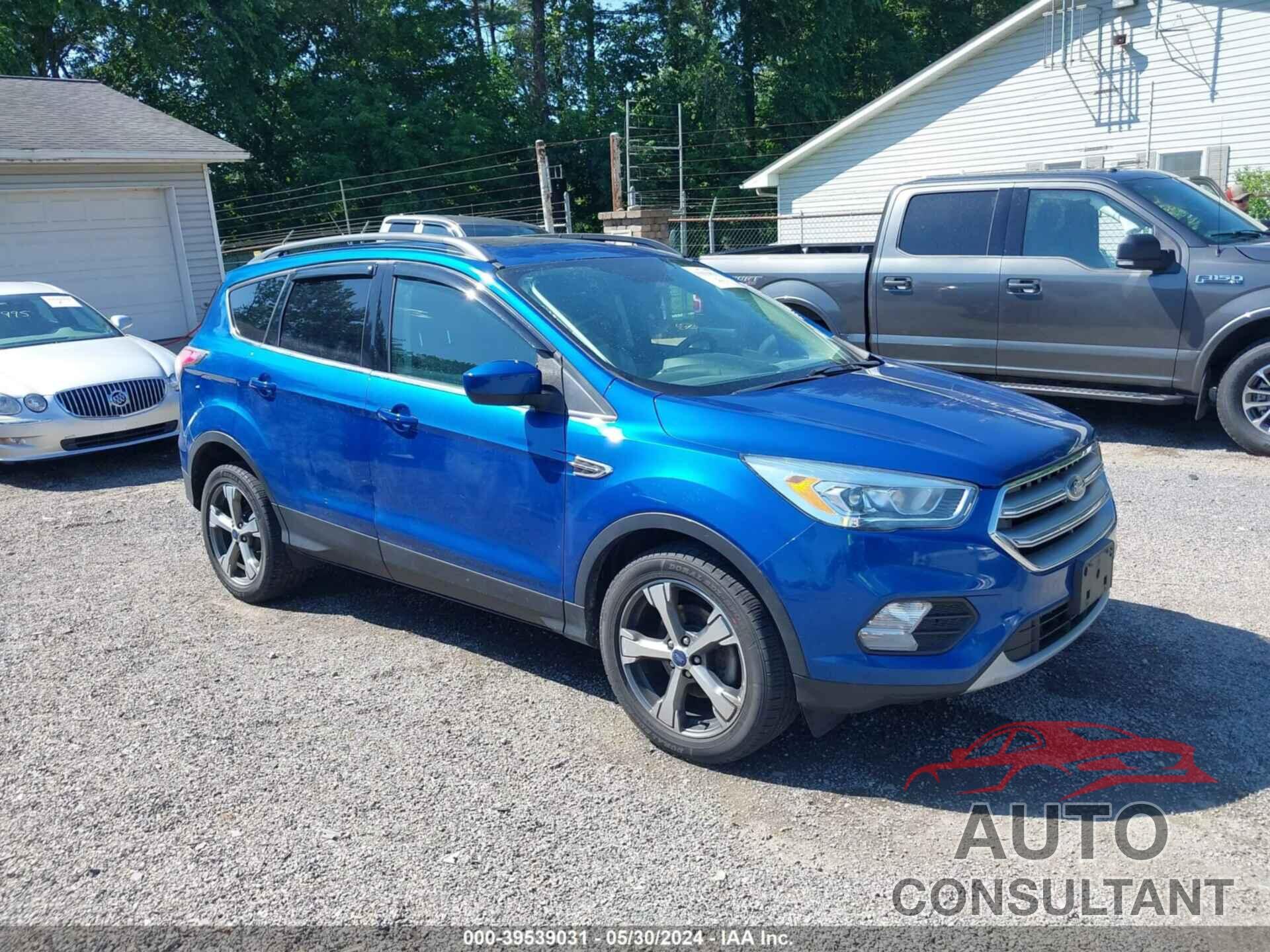 FORD ESCAPE 2017 - 1FMCU0GD9HUA77654