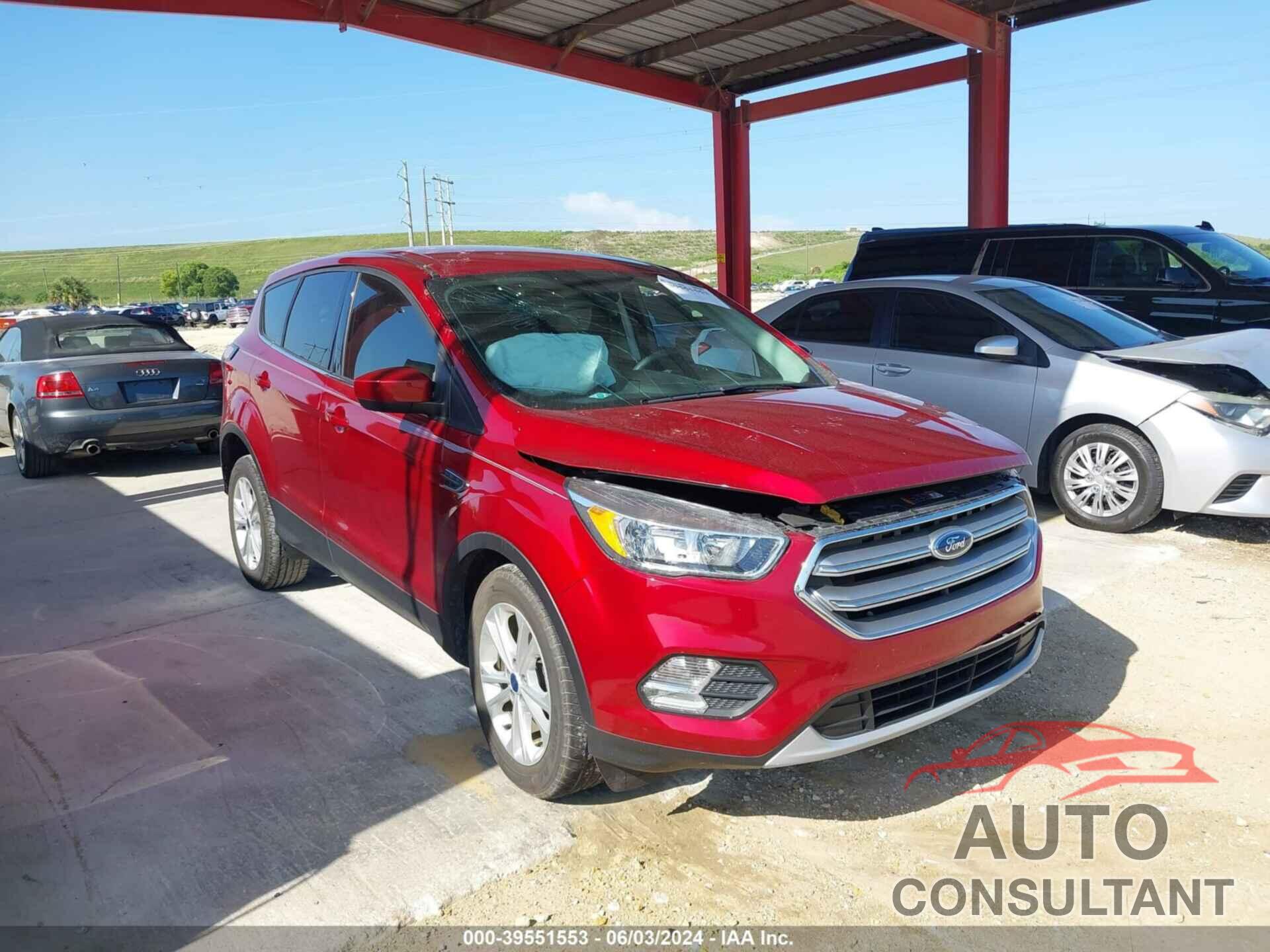 FORD ESCAPE 2017 - 1FMCU0GD3HUC73153