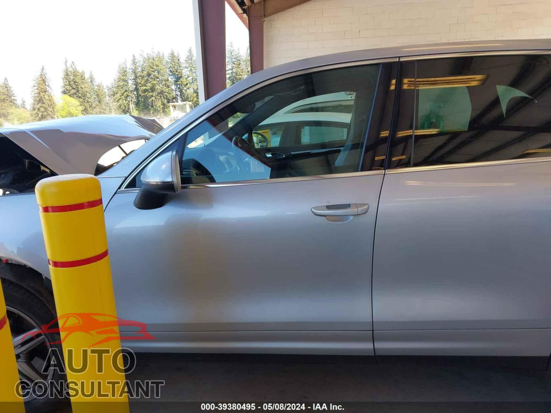 PORSCHE CAYENNE 2016 - WP1AA2A29GLA04228