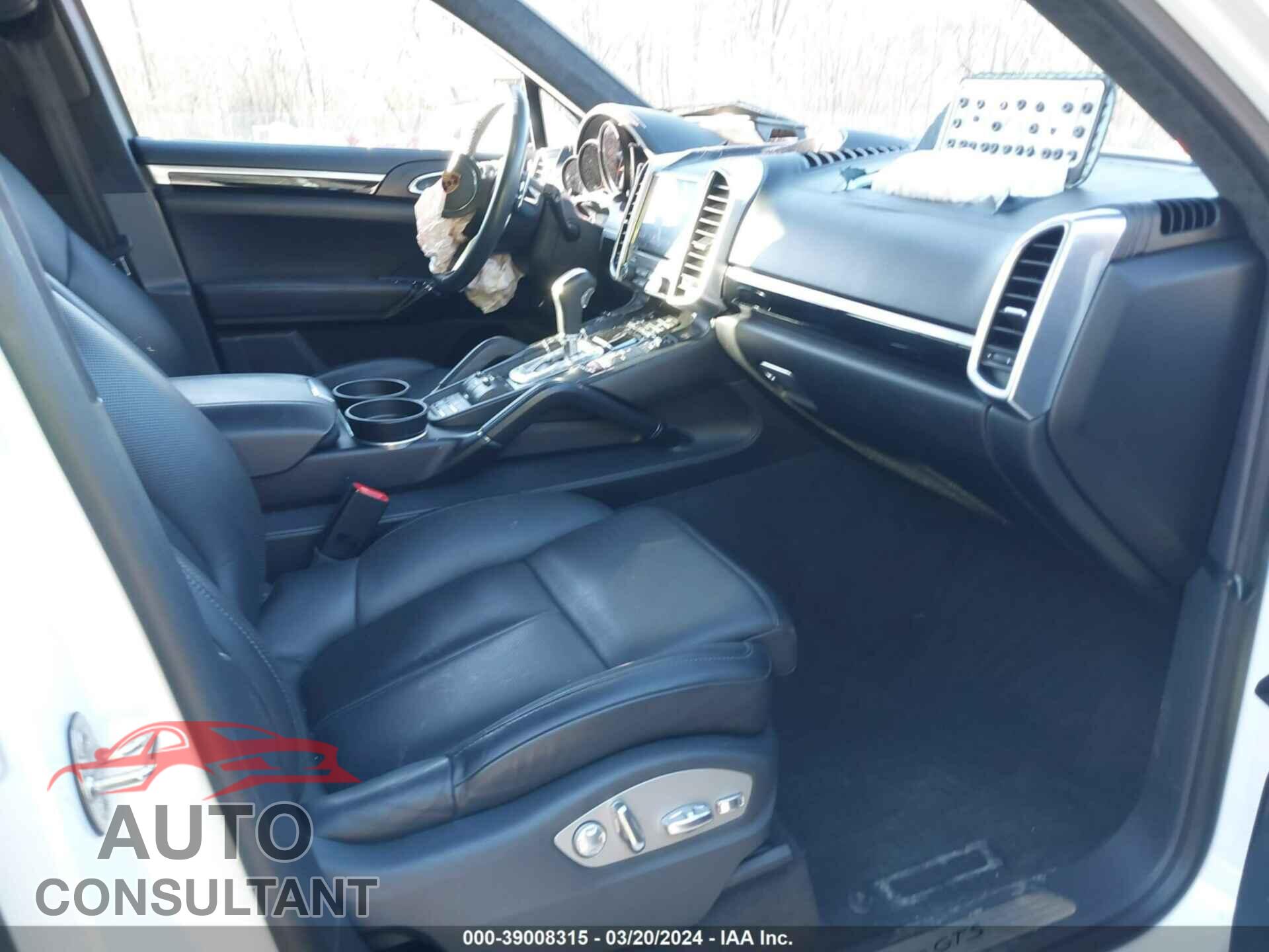 PORSCHE CAYENNE 2018 - WP1AD2A23JLA80512