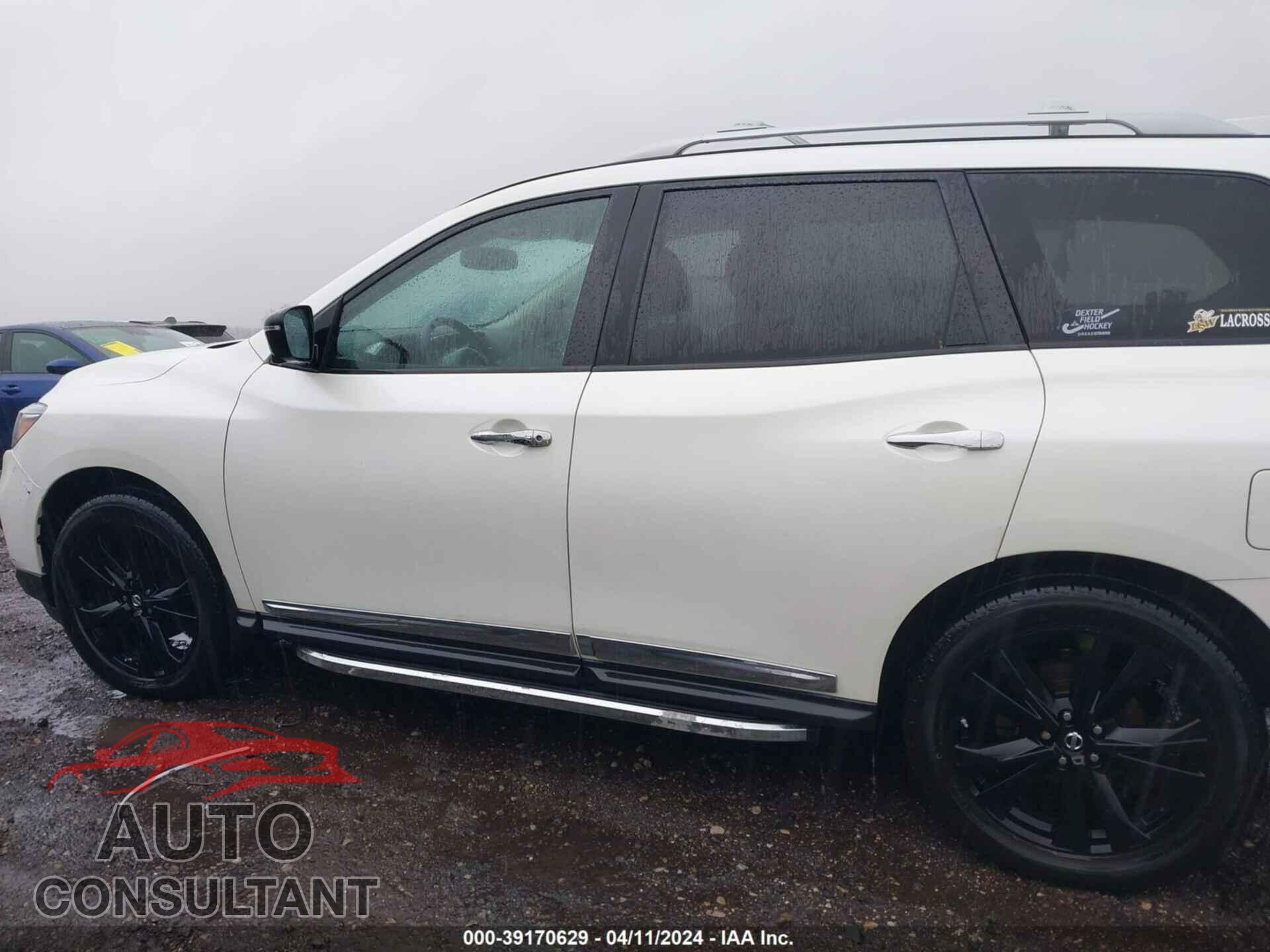 NISSAN PATHFINDER 2017 - 5N1DR2MM6HC658945