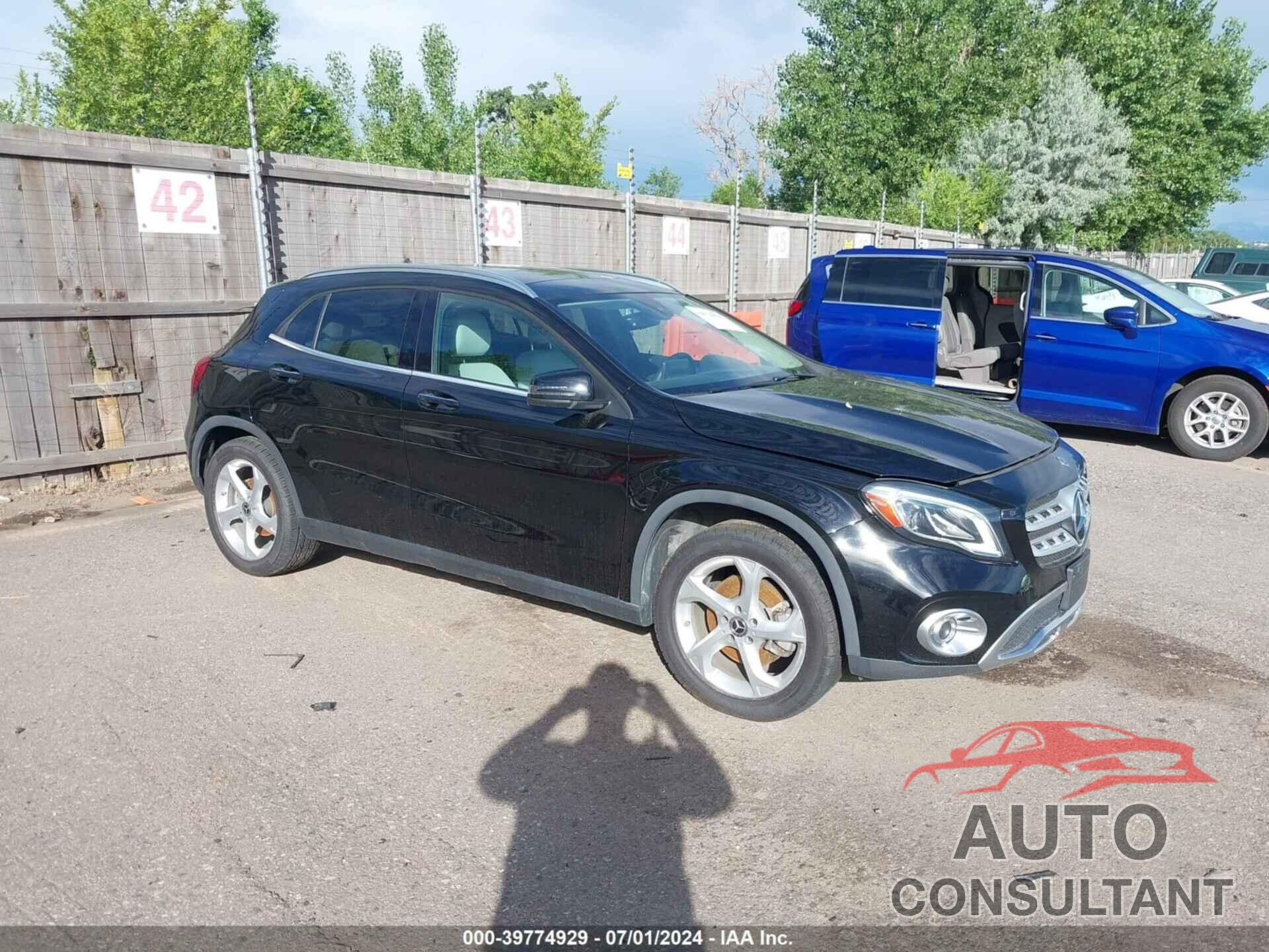 MERCEDES-BENZ GLA 250 2019 - WDCTG4GB1KJ617728