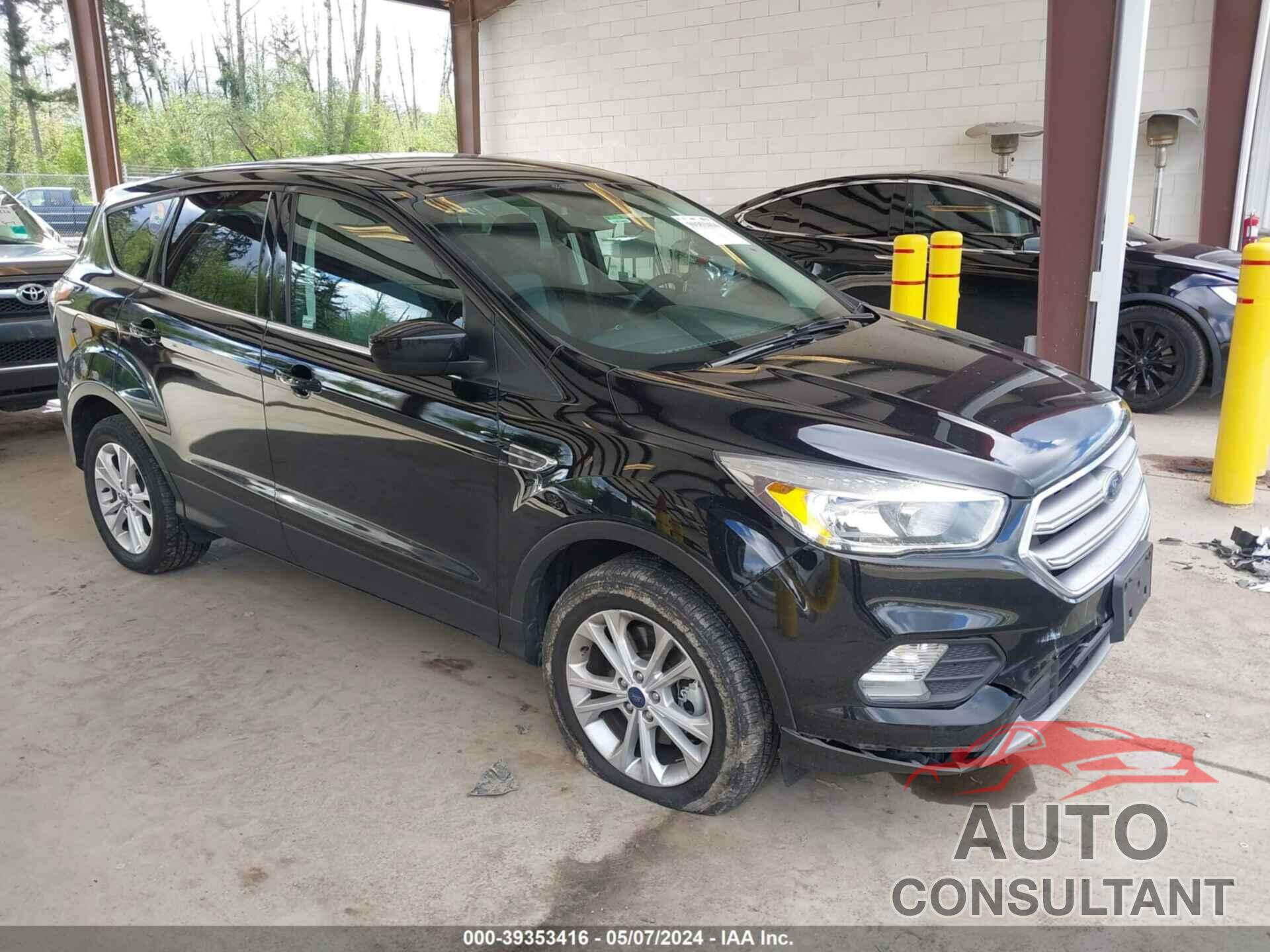 FORD ESCAPE 2017 - 1FMCU9GD2HUE98328