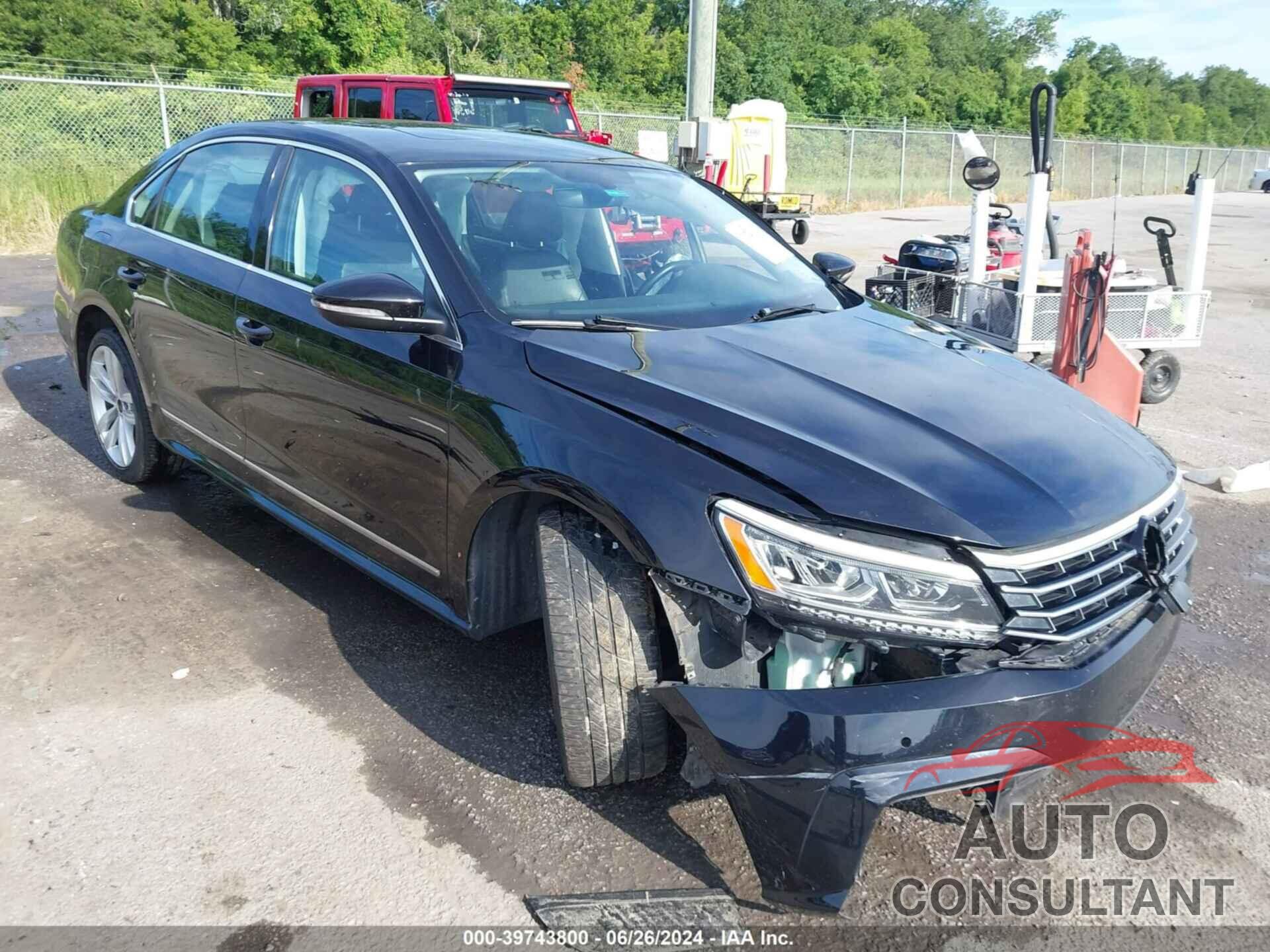 VOLKSWAGEN PASSAT 2017 - 1VWGT7A34HC032822