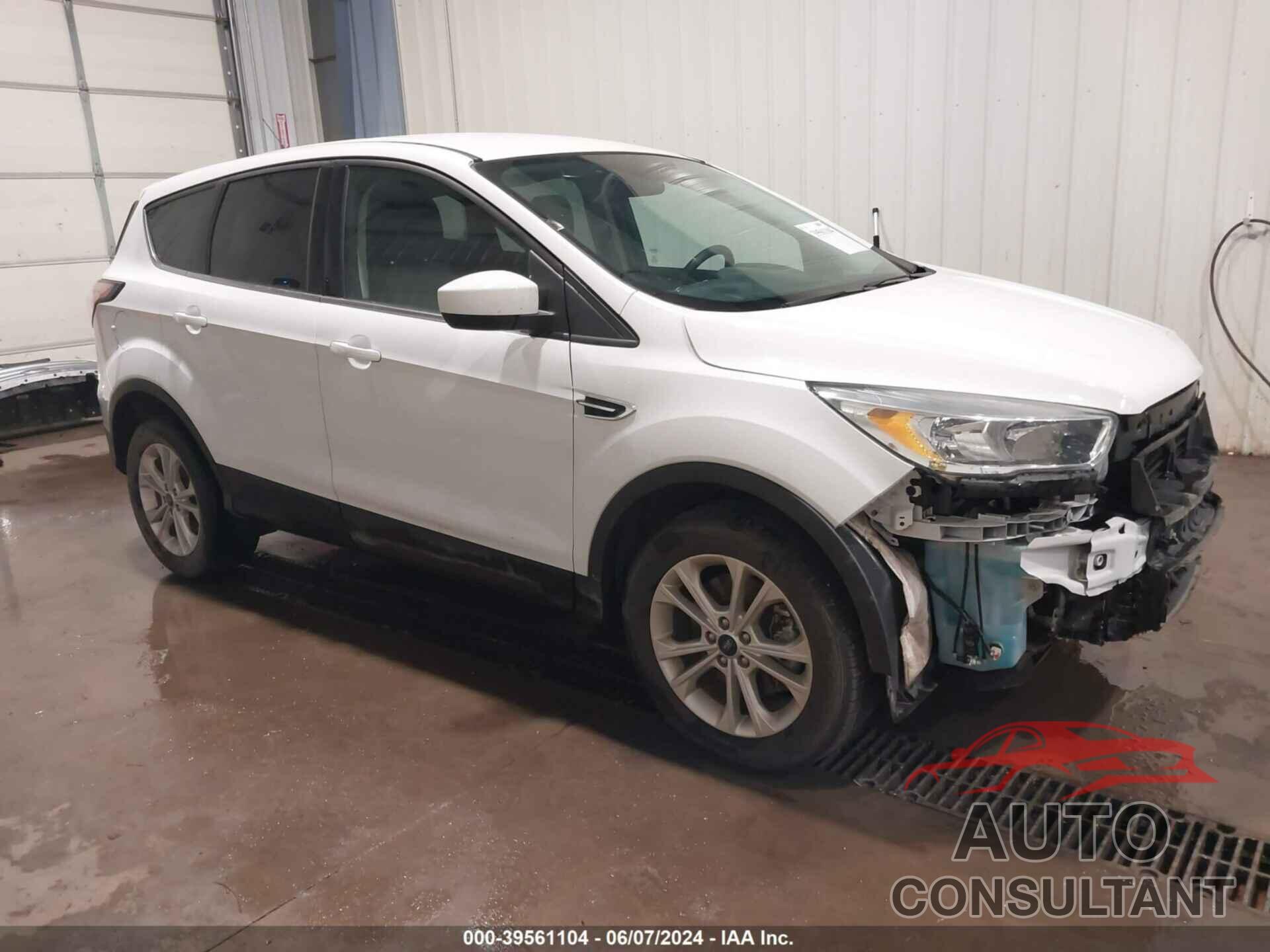 FORD ESCAPE 2017 - 1FMCU9GD5HUC79928