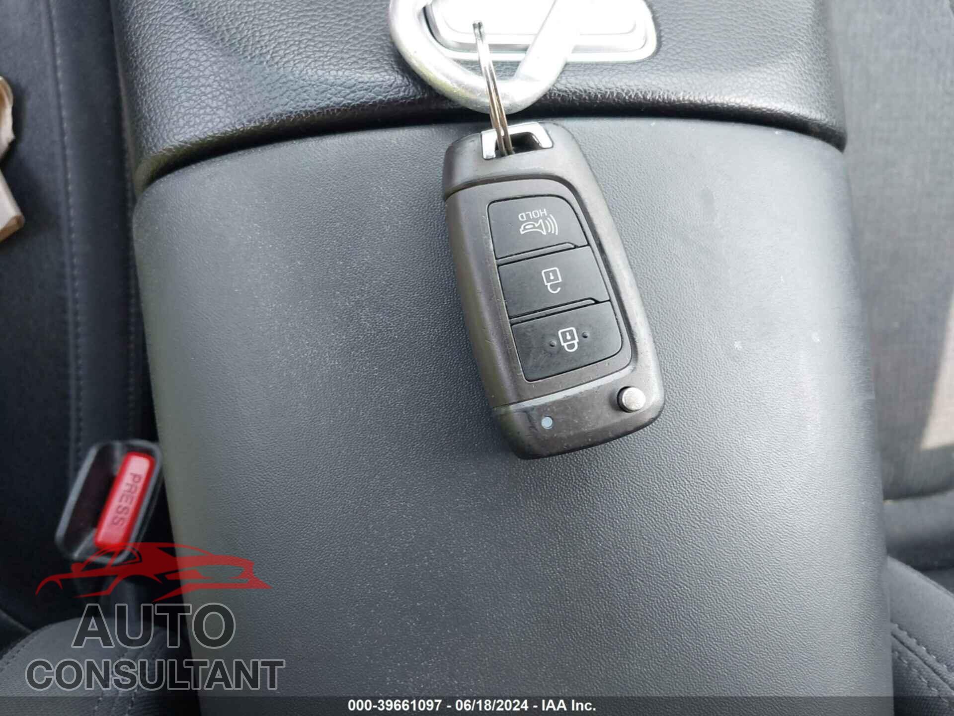 HYUNDAI SANTA FE 2023 - 5NMS14AJ3PH543468