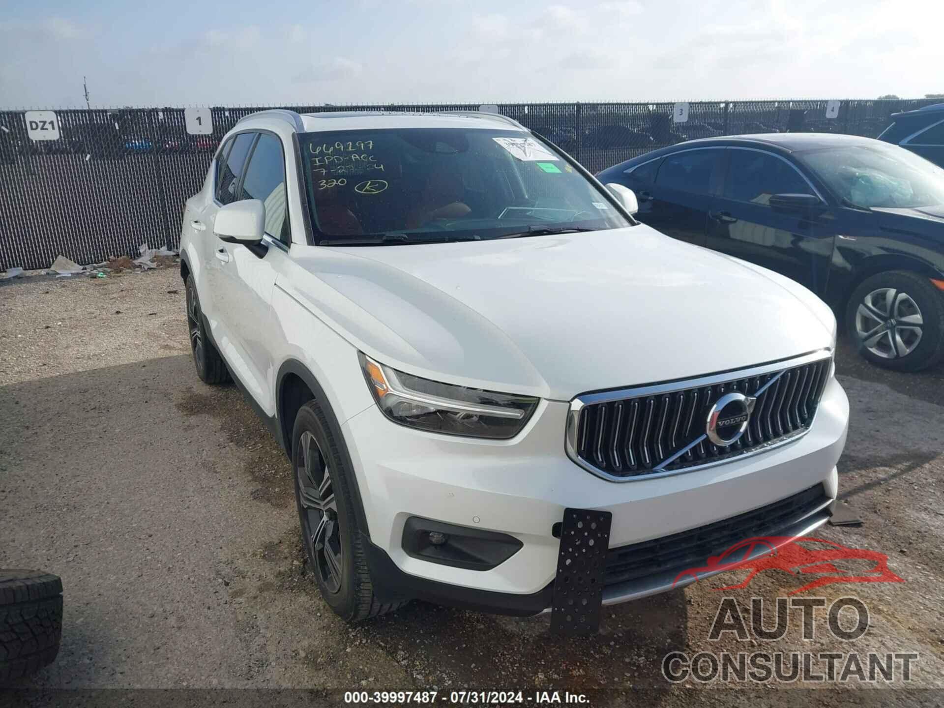 VOLVO XC40 2021 - YV4162UL7M2461268