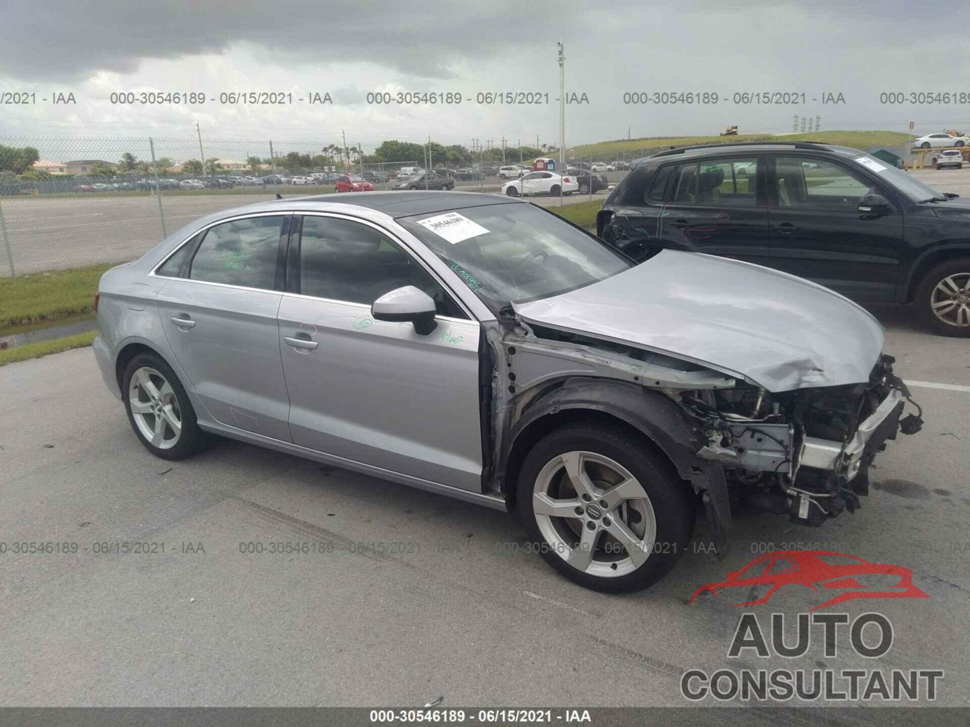 AUDI A3 SEDAN 2019 - WAUBEGFF4KA105715