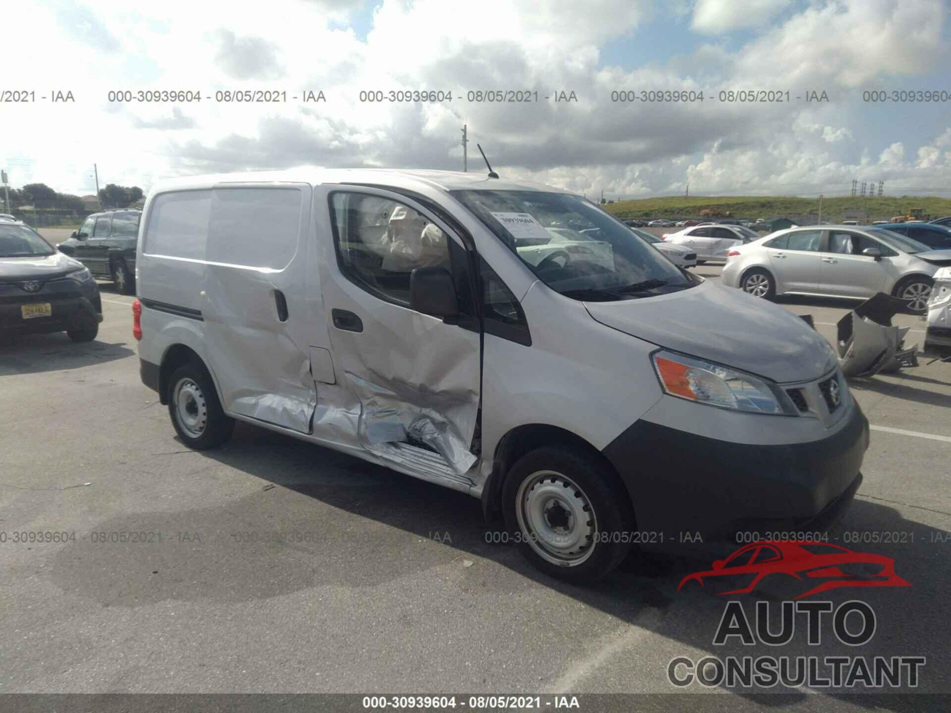 NISSAN NV200 COMPACT CARGO 2017 - 3N6CM0KN9HK712616