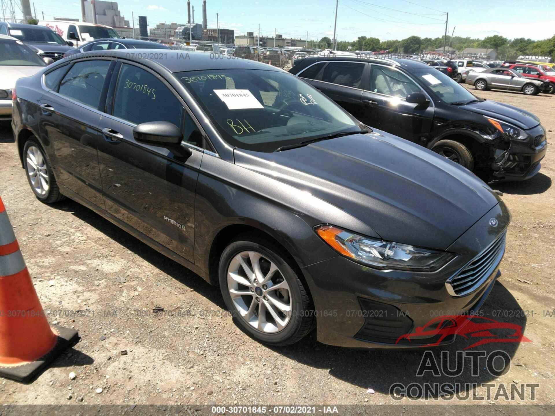 FORD FUSION HYBRID 2019 - 3FA6P0LUXKR263013