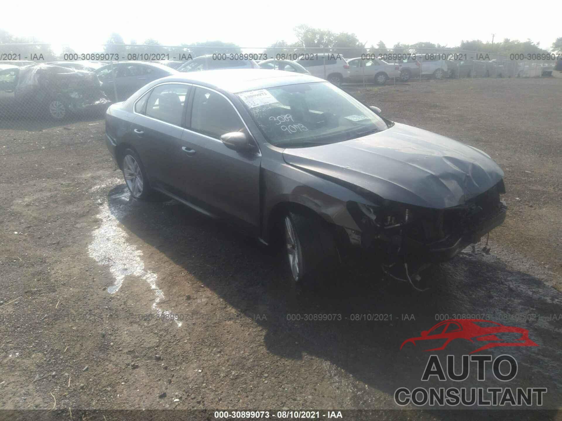 VOLKSWAGEN PASSAT 2018 - 1VWBA7A37JC008021