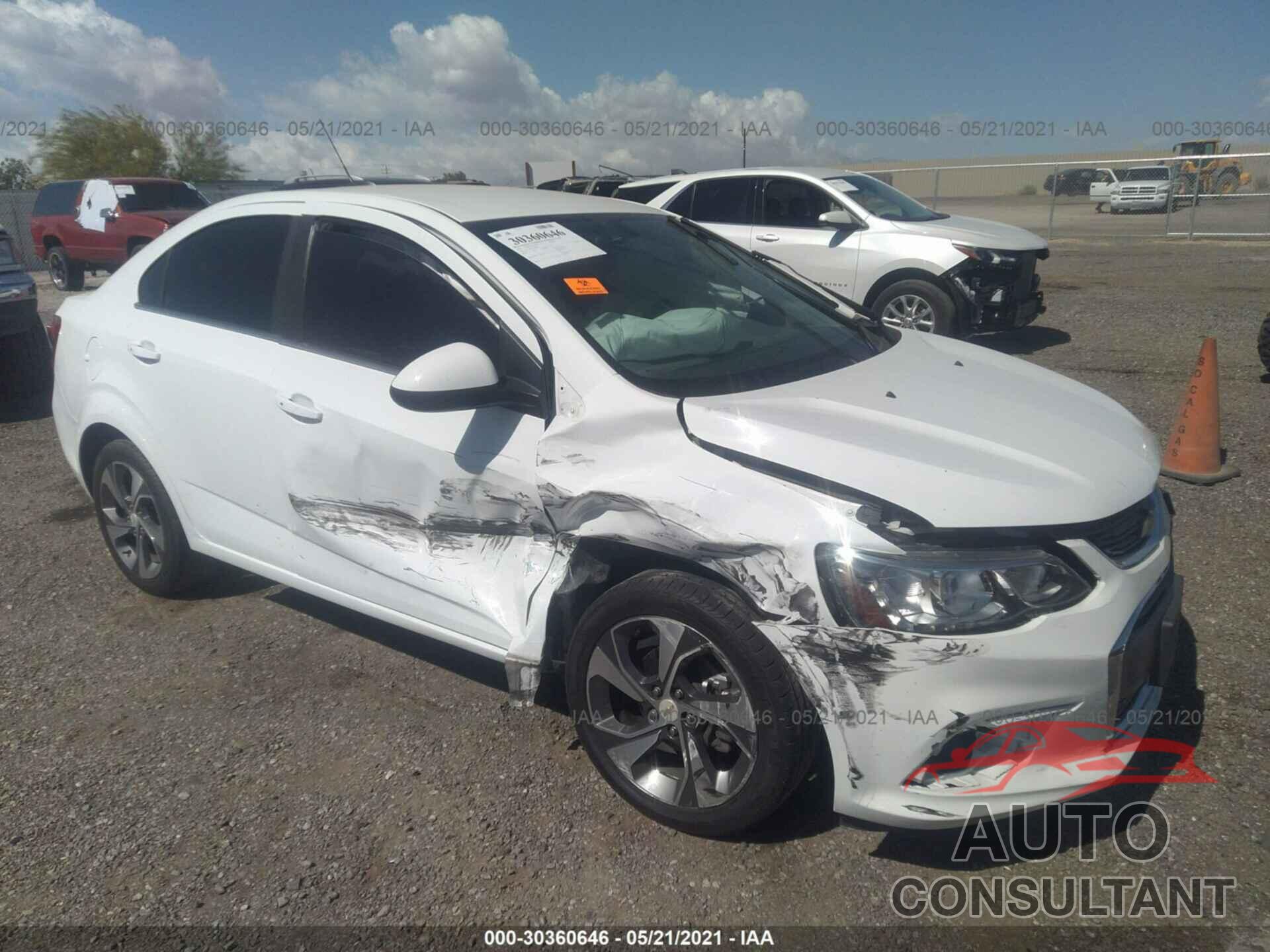 CHEVROLET SONIC 2018 - 1G1JF5SB6J4104848