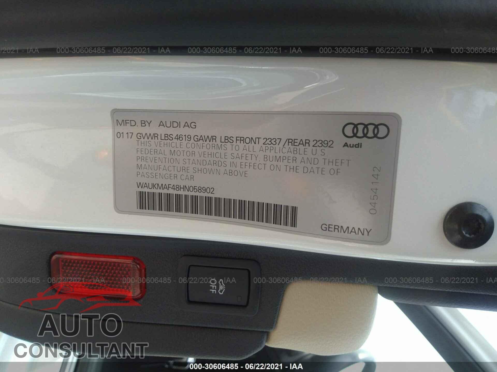 AUDI A4 2017 - WAUKMAF48HN058902