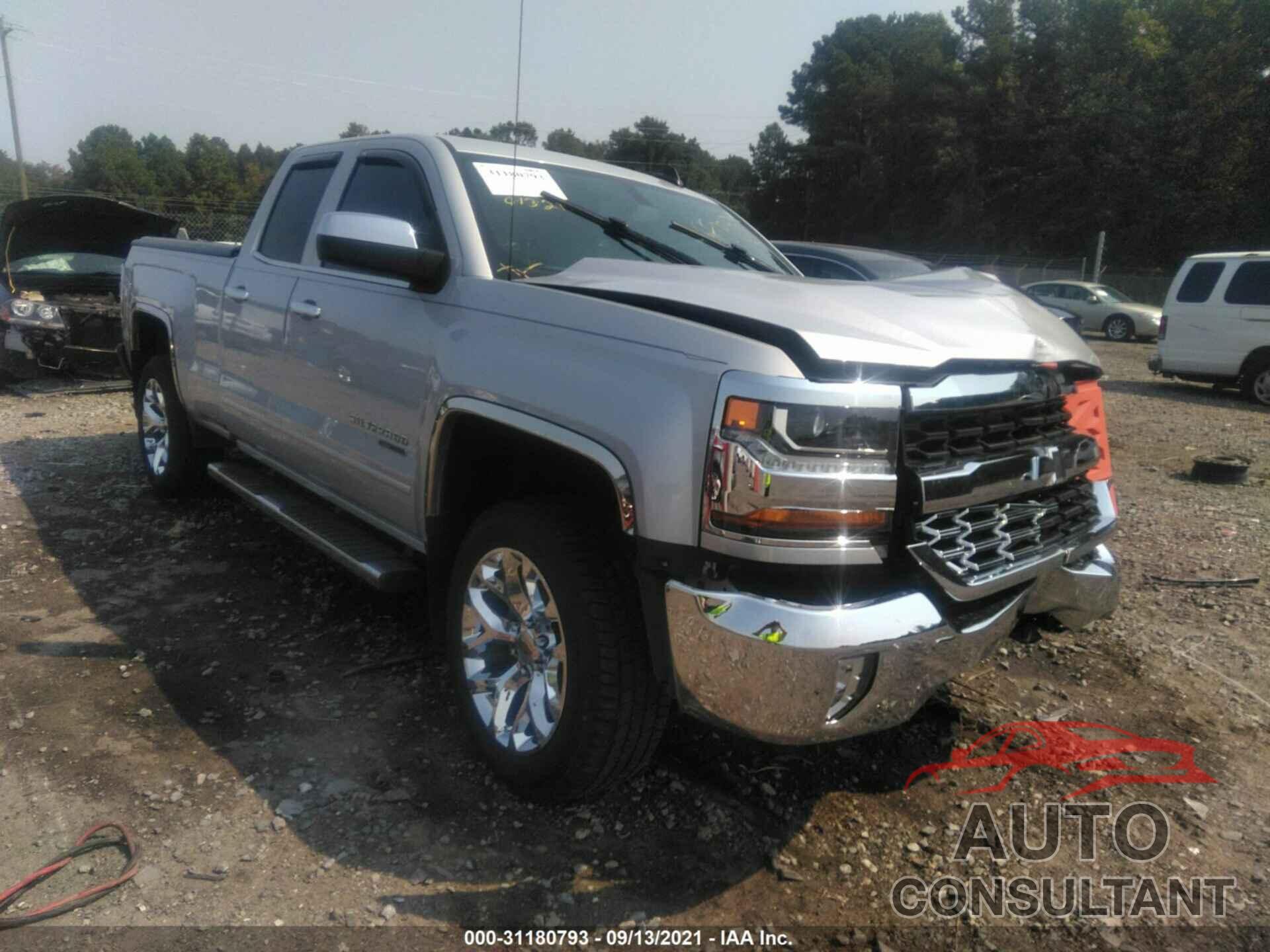 CHEVROLET SILVERADO 1500 2018 - 1GCRCREC7JZ179351