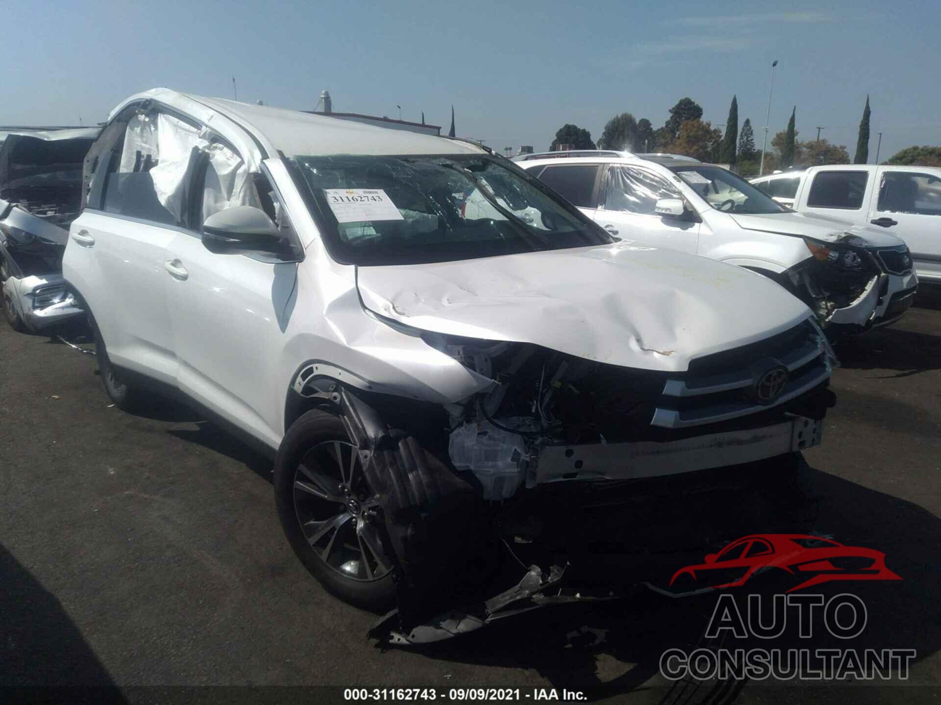 TOYOTA HIGHLANDER 2019 - 5TDZARFH2KS045043