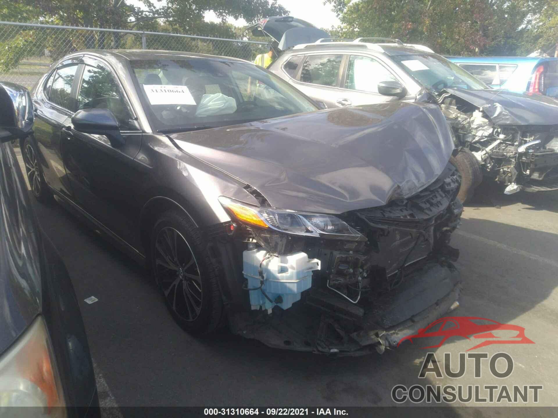 TOYOTA CAMRY 2018 - 4T1B11HK7JU554644