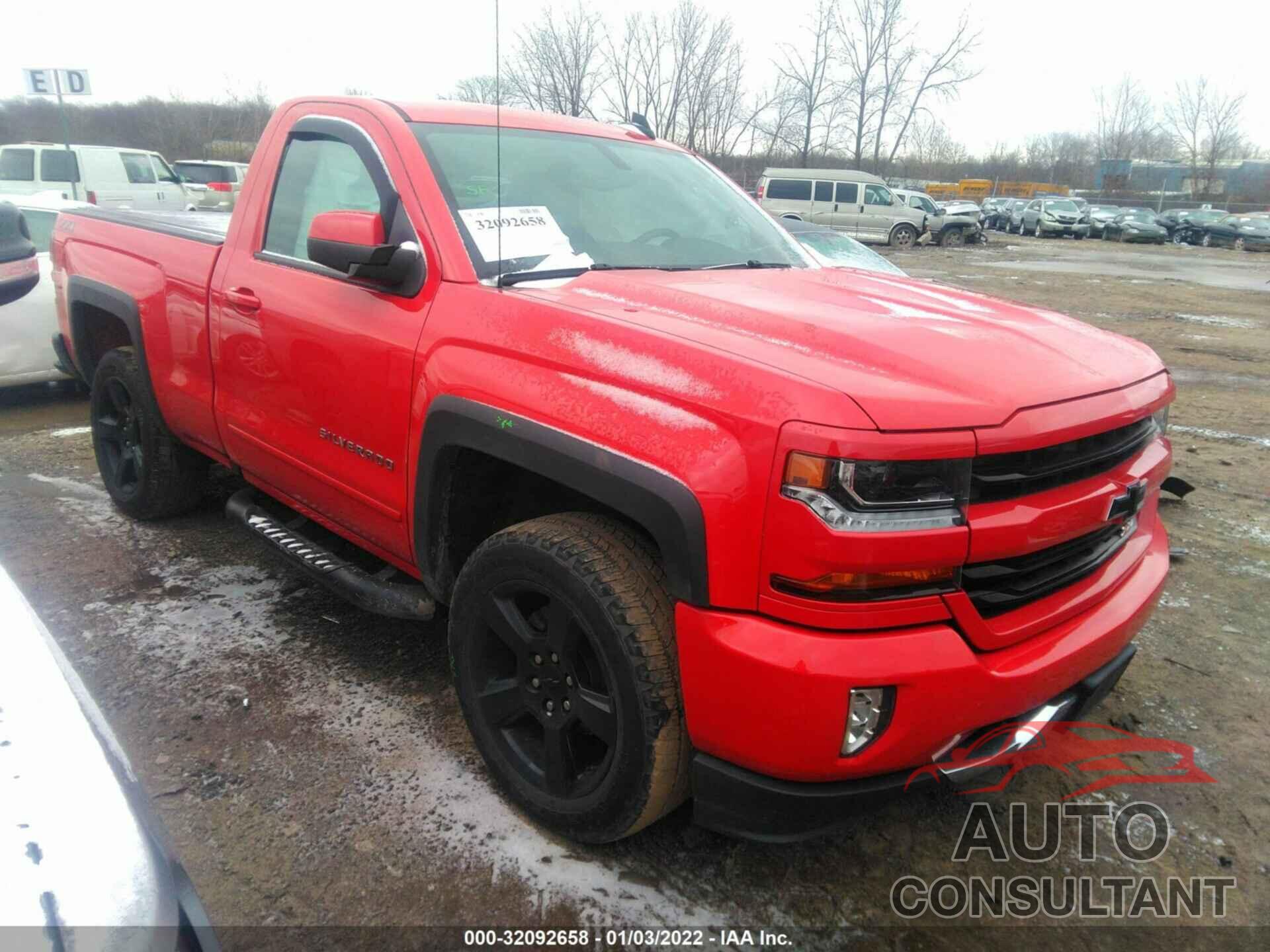 CHEVROLET SILVERADO 1500 2018 - 1GCNKREH9JZ124221