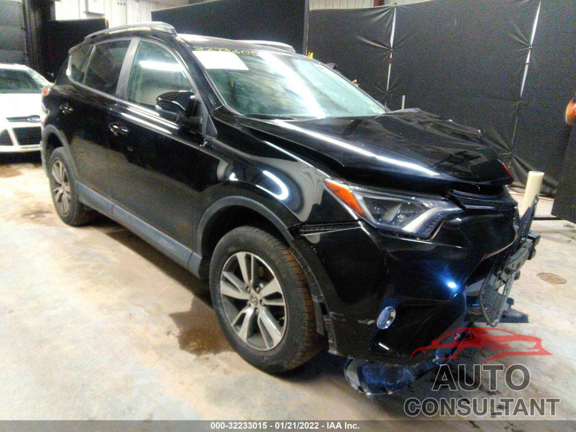TOYOTA RAV4 2018 - 2T3RFREV6JW753334
