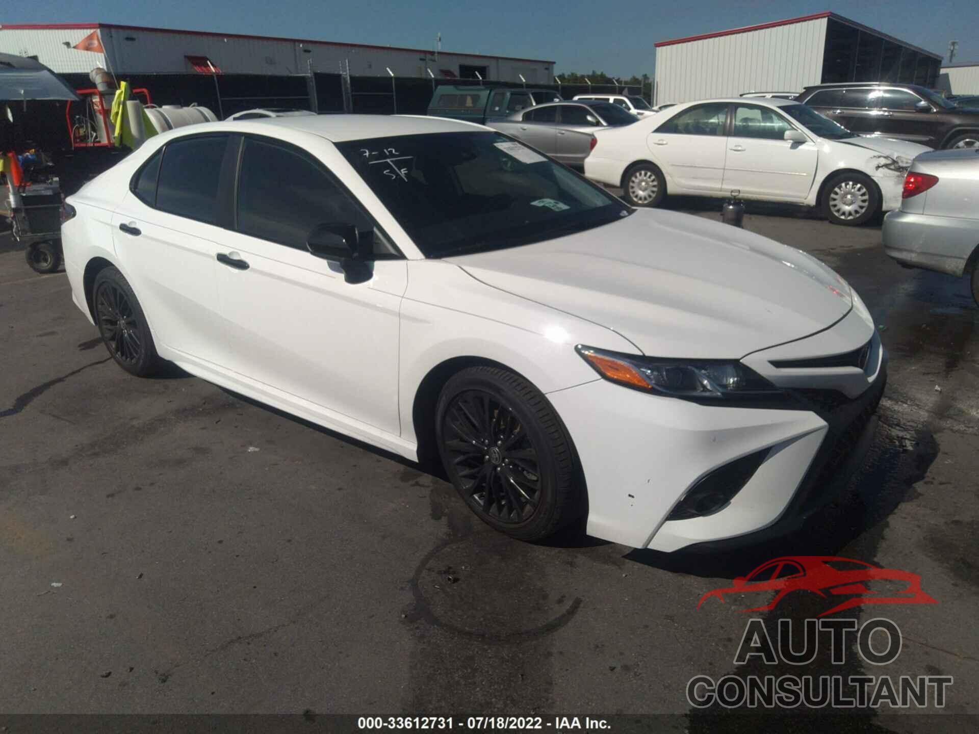 TOYOTA CAMRY 2020 - 4T1G11AK1LU357908