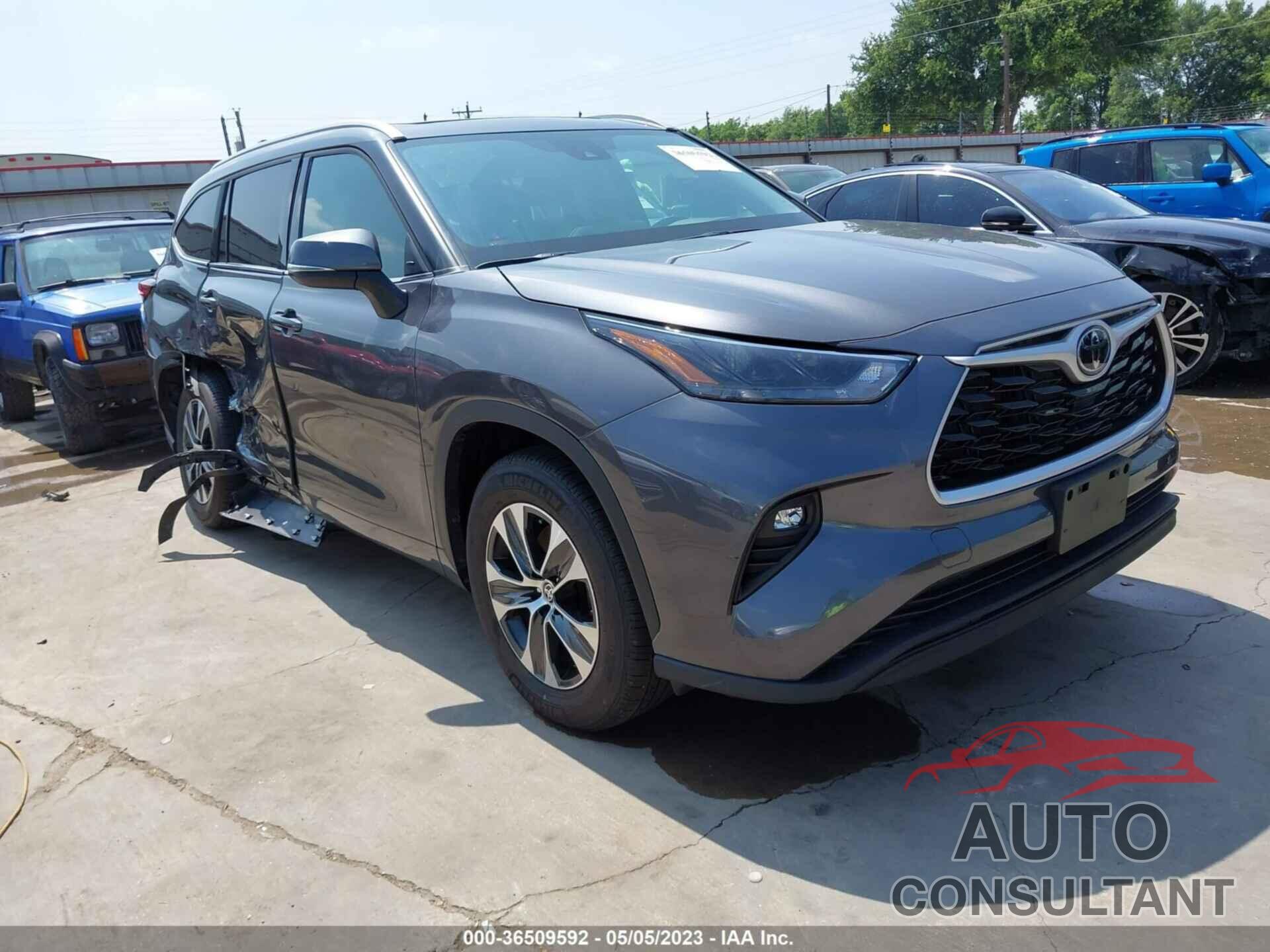TOYOTA HIGHLANDER 2022 - 5TDGZRAH5NS093535
