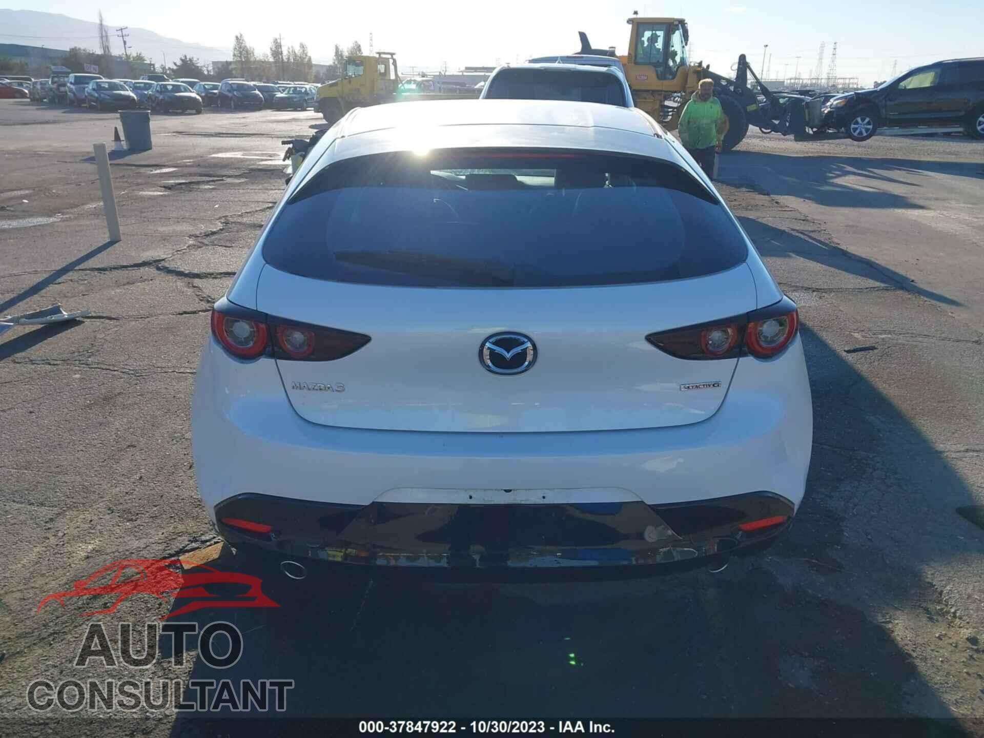 MAZDA 3 2023 - JM1BPAKM7P1615319
