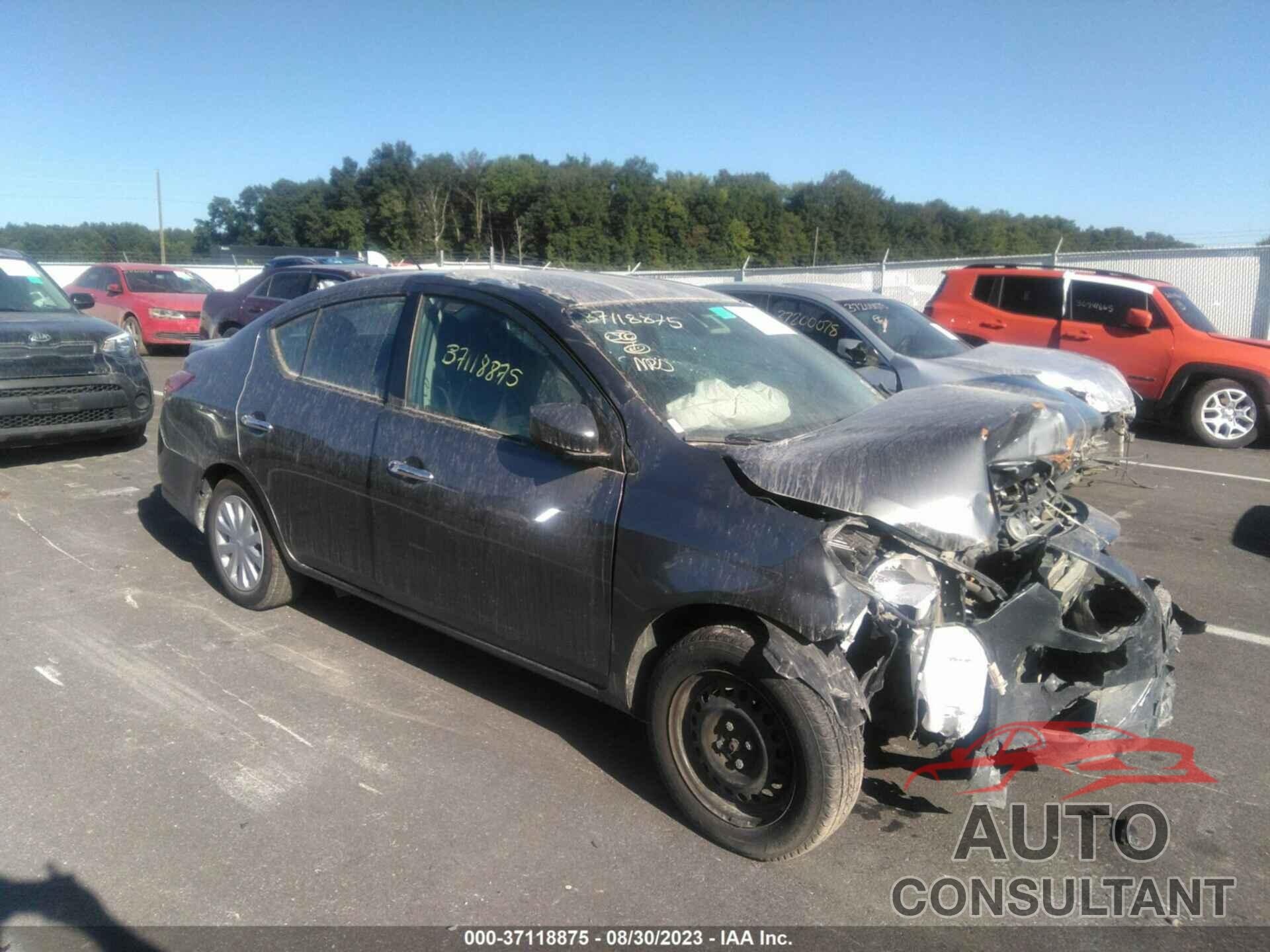 NISSAN VERSA 2018 - 3N1CN7AP1JL814670