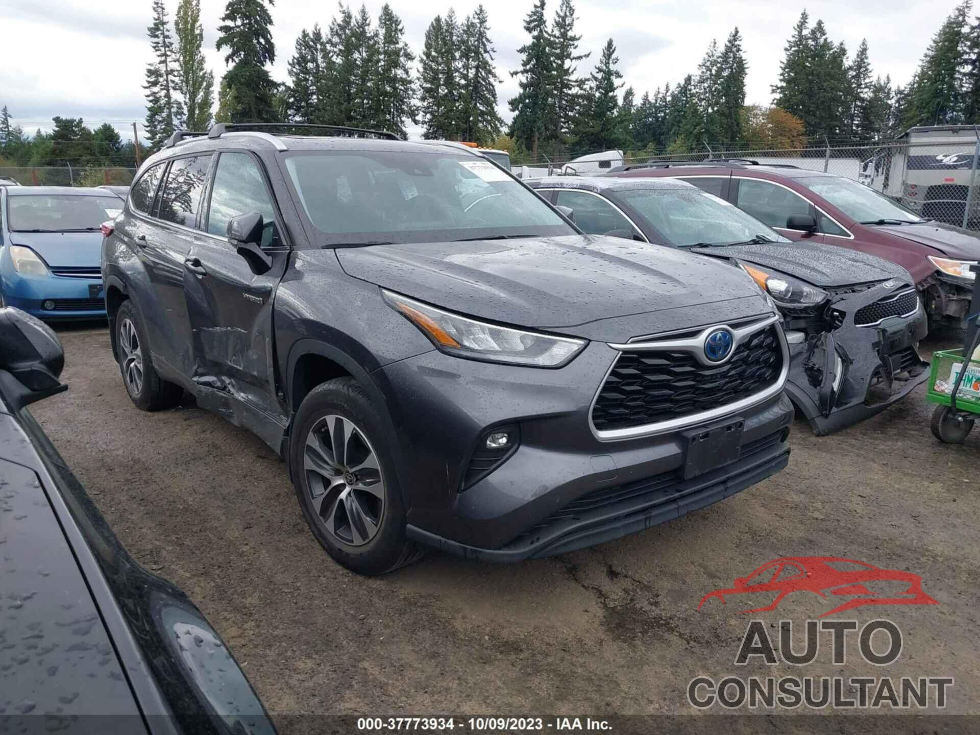TOYOTA HIGHLANDER 2020 - 5TDHBRCHXLS509792