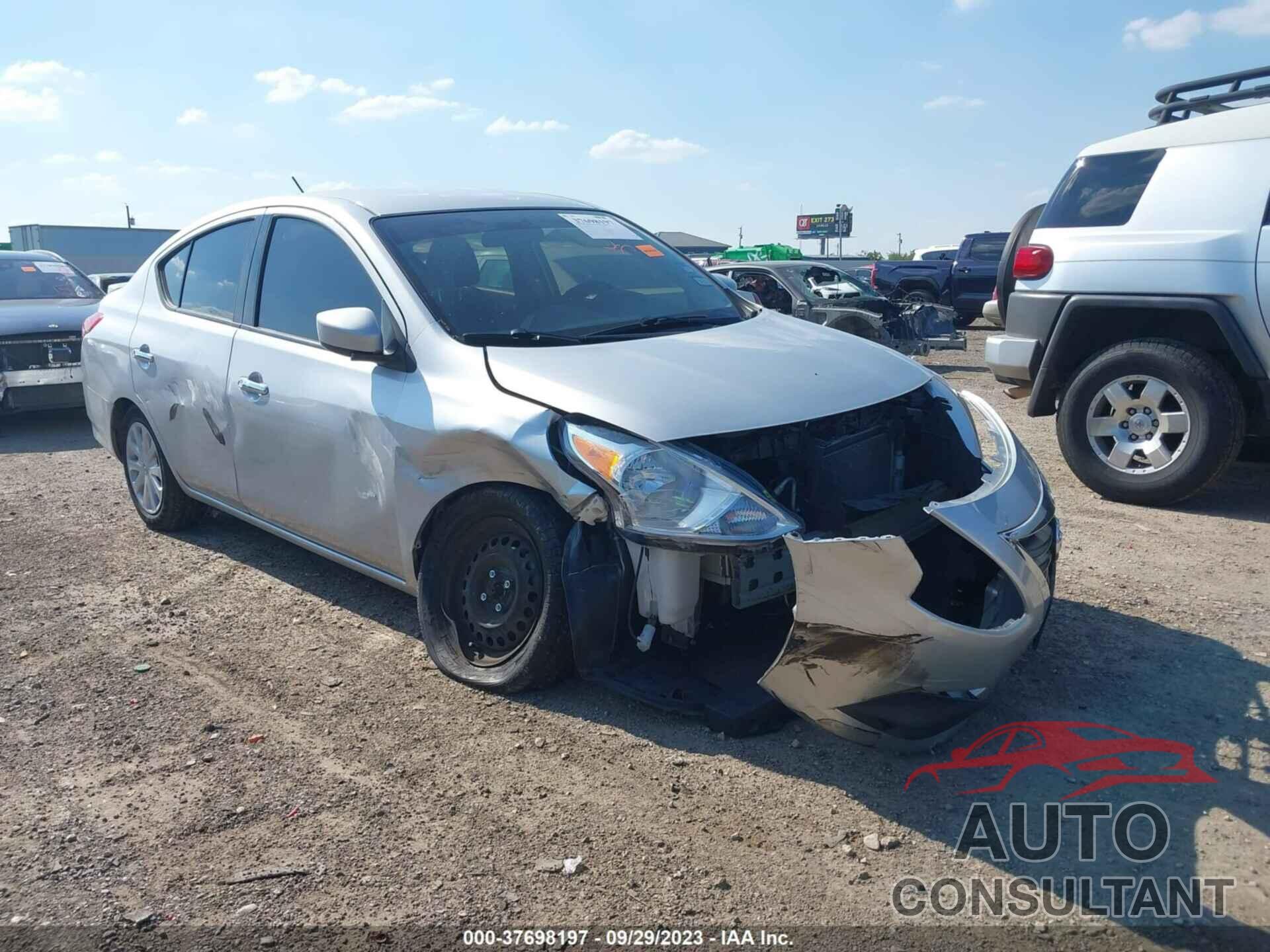 NISSAN VERSA 2019 - 3N1CN7AP5KL849360