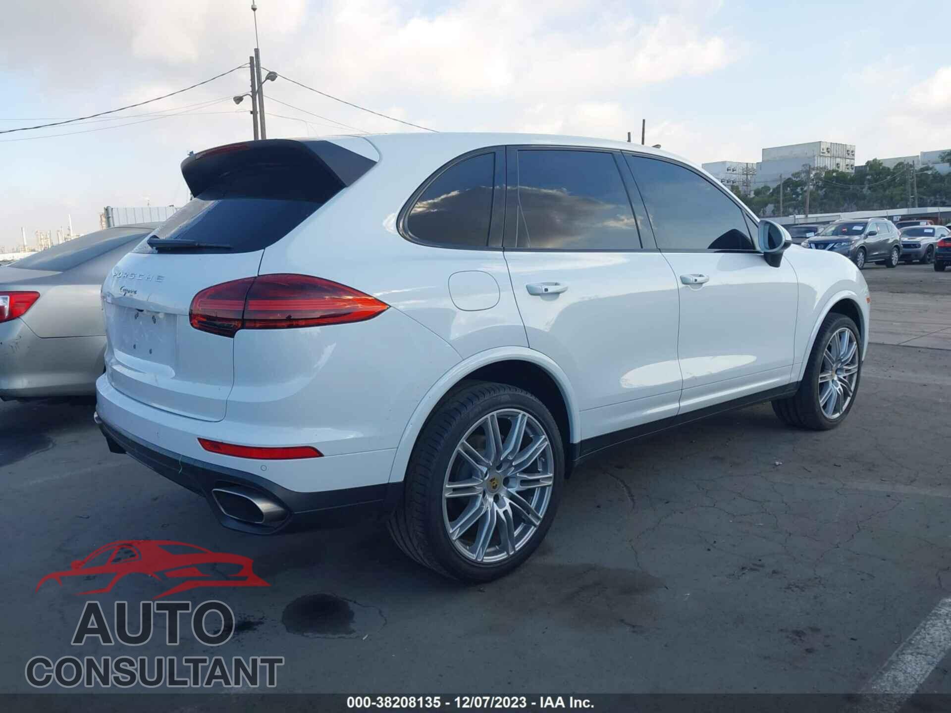 PORSCHE CAYENNE 2018 - WP1AA2A27JKA03009