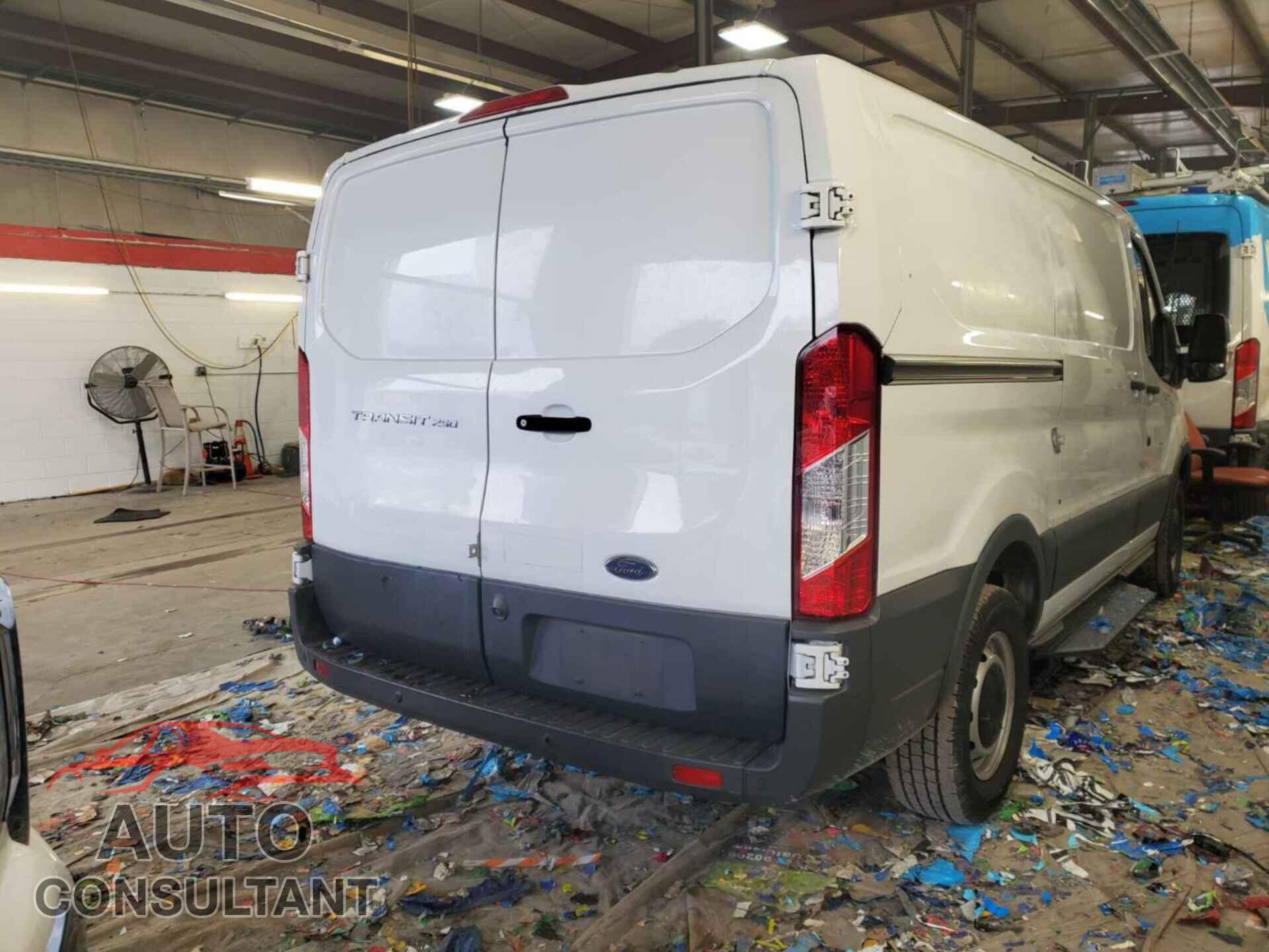 FORD TRANSIT 2018 - 1FTYR1YM5JKA75689