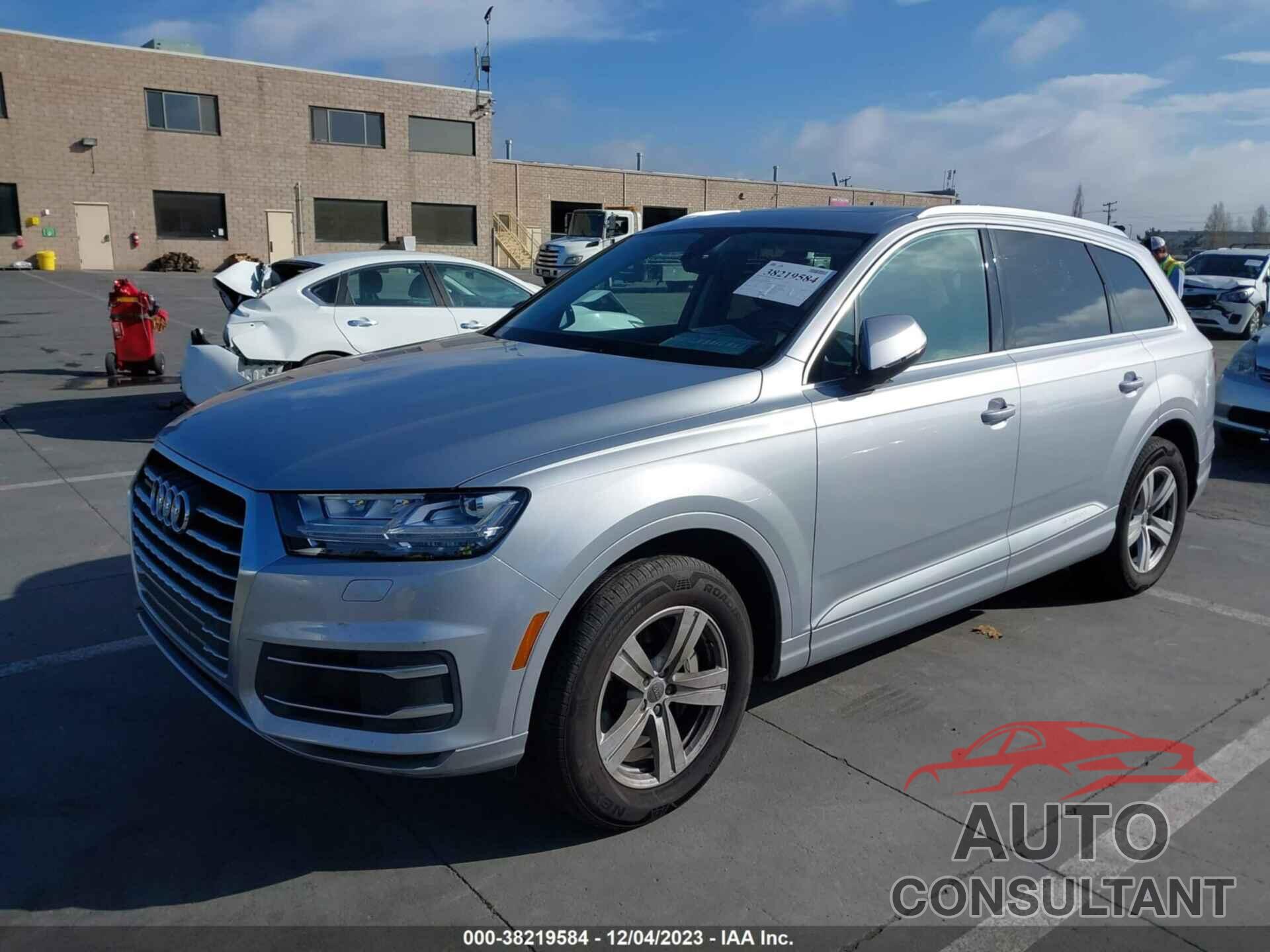 AUDI Q7 2018 - WA1LHAF74JD047858