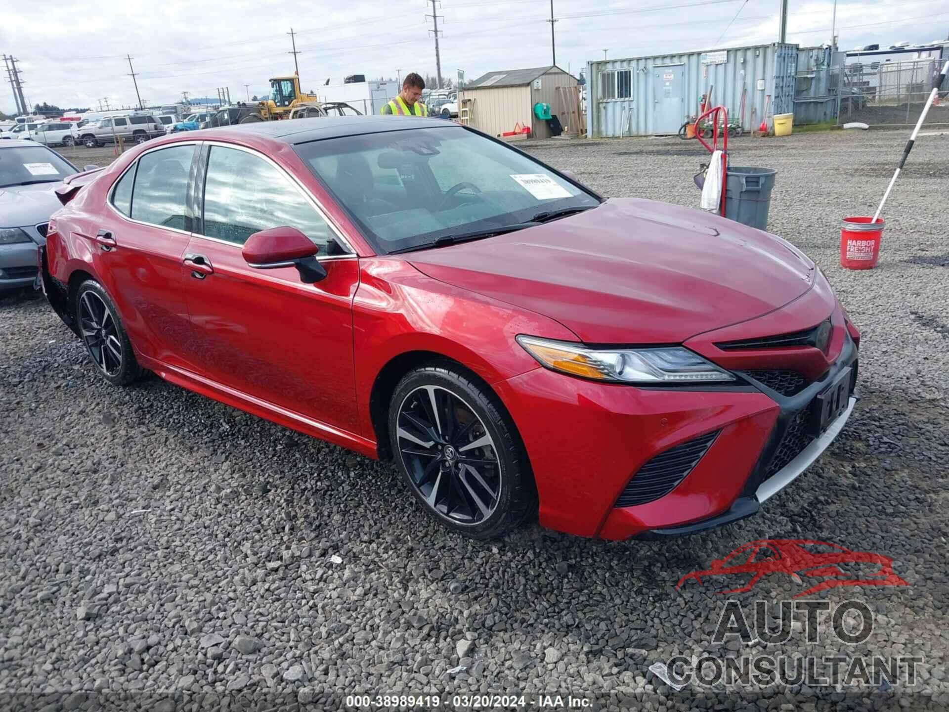 TOYOTA CAMRY 2018 - 4T1B61HK9JU592524