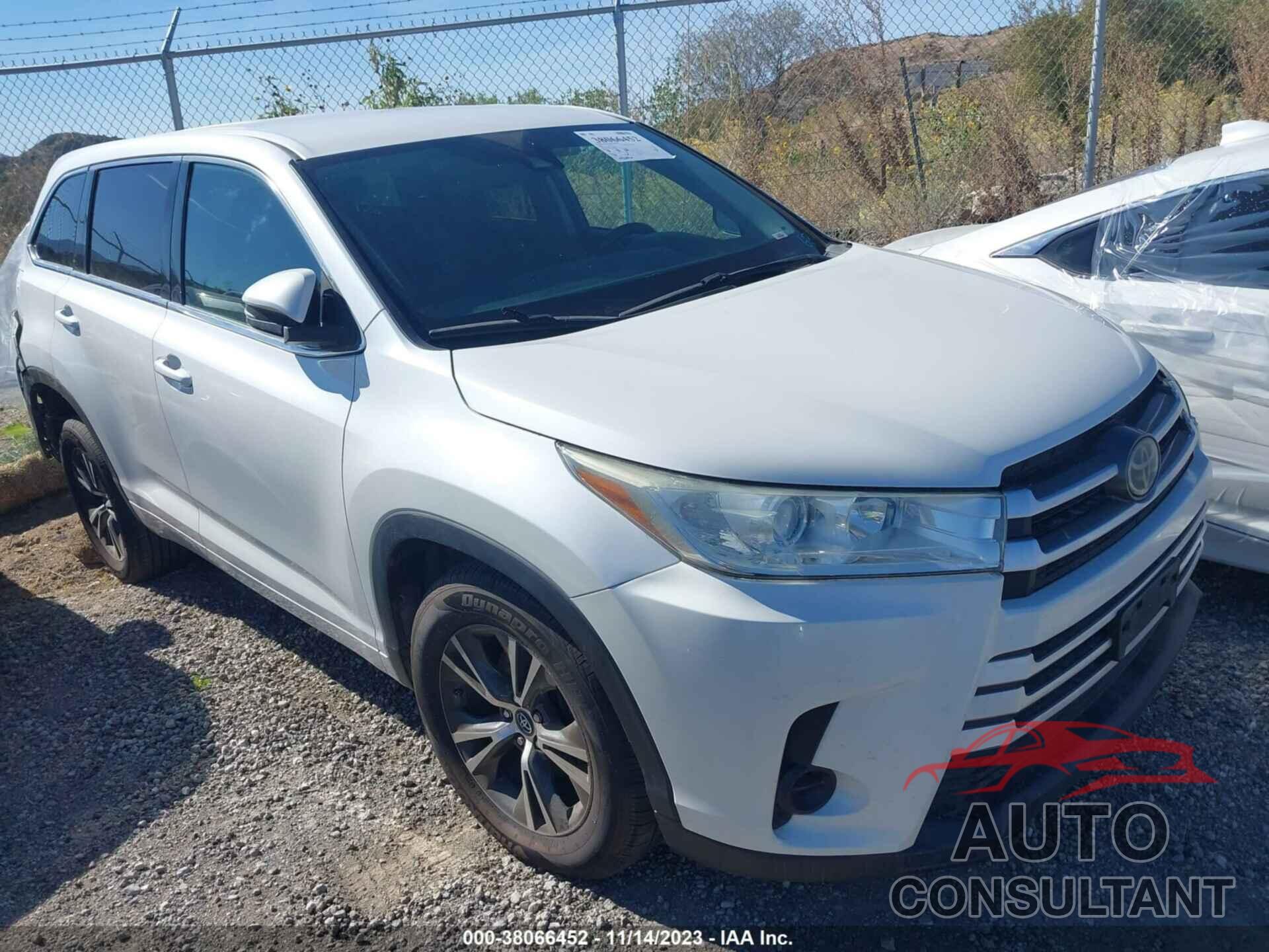 TOYOTA HIGHLANDER 2018 - 5TDZZRFH5JS241808