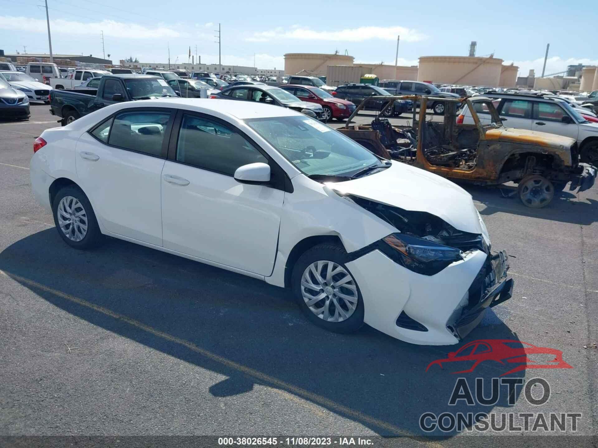 TOYOTA COROLLA 2018 - 5YFBURHE5JP758263
