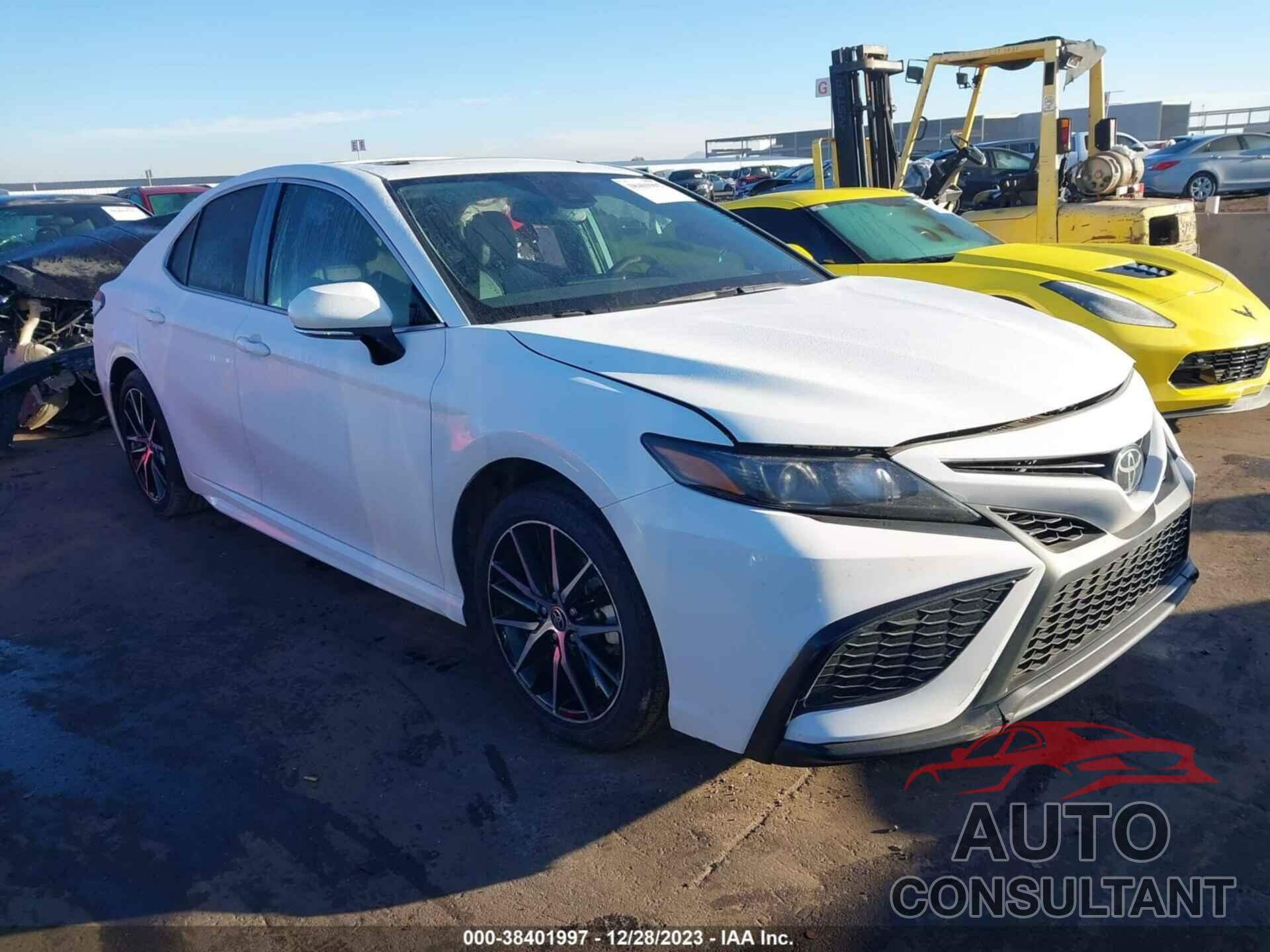 TOYOTA CAMRY 2022 - 4T1T11AK6NU076446