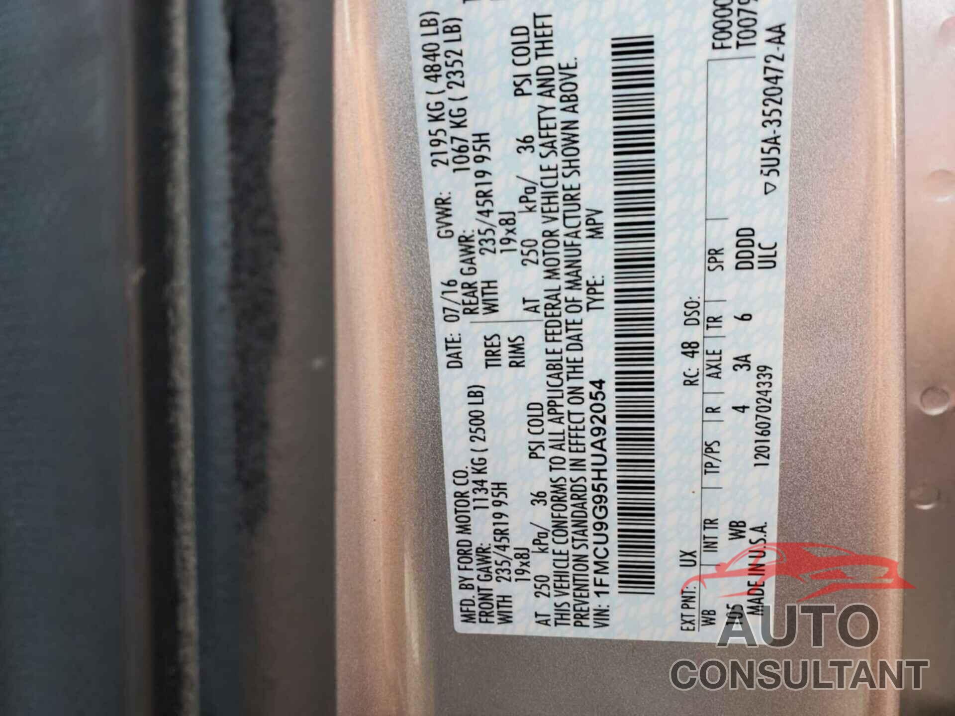 FORD ESCAPE 2017 - 1FMCU9G95HUA92054