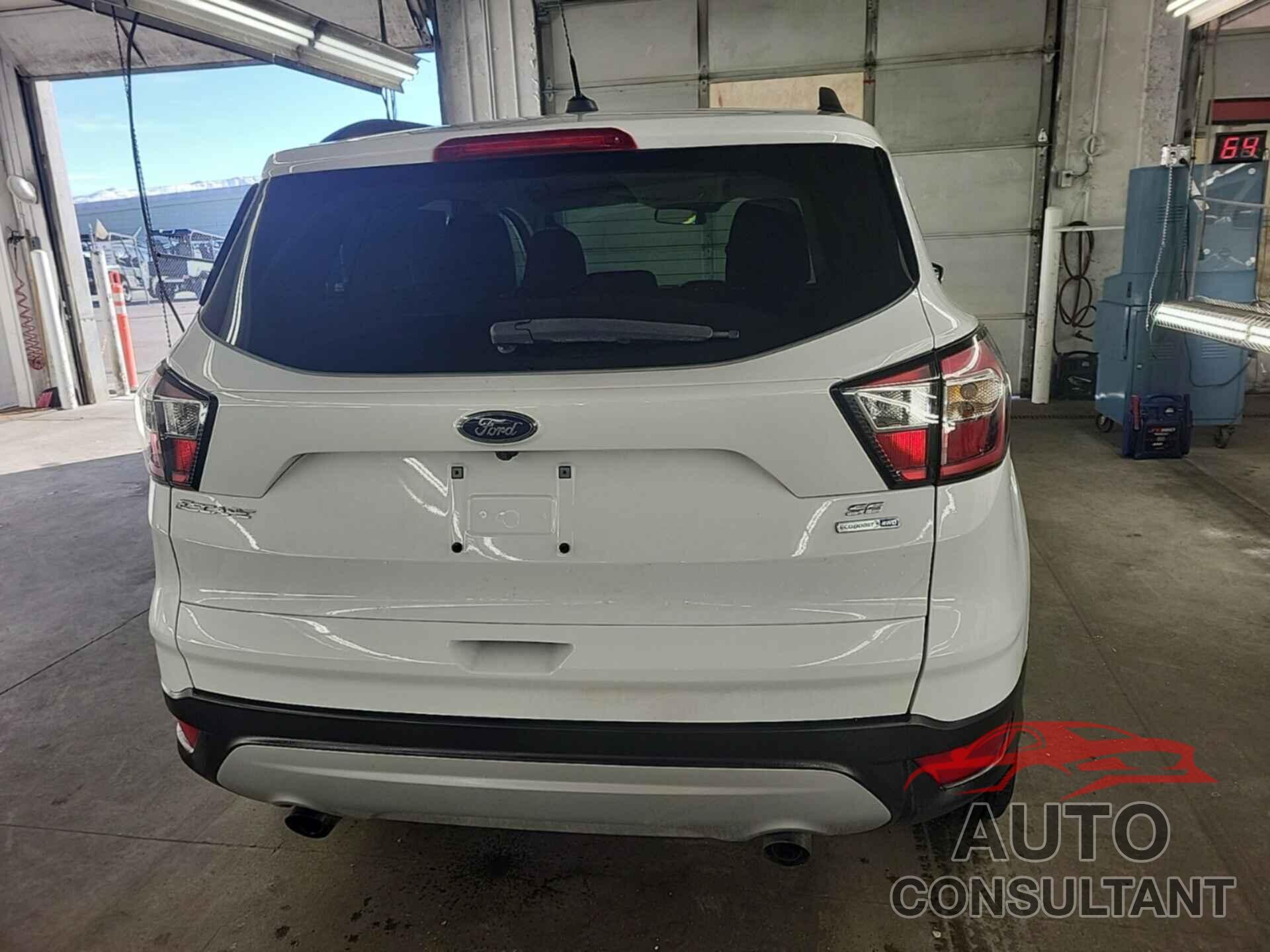 FORD ESCAPE 2018 - 1FMCU9GD1JUB76768