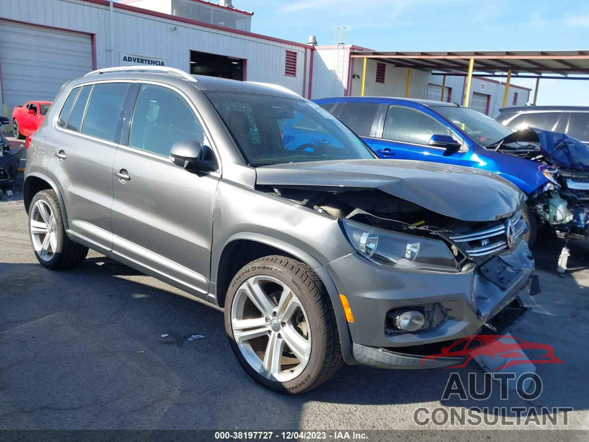 VOLKSWAGEN TIGUAN 2016 - WVGAV7AX9GW016226