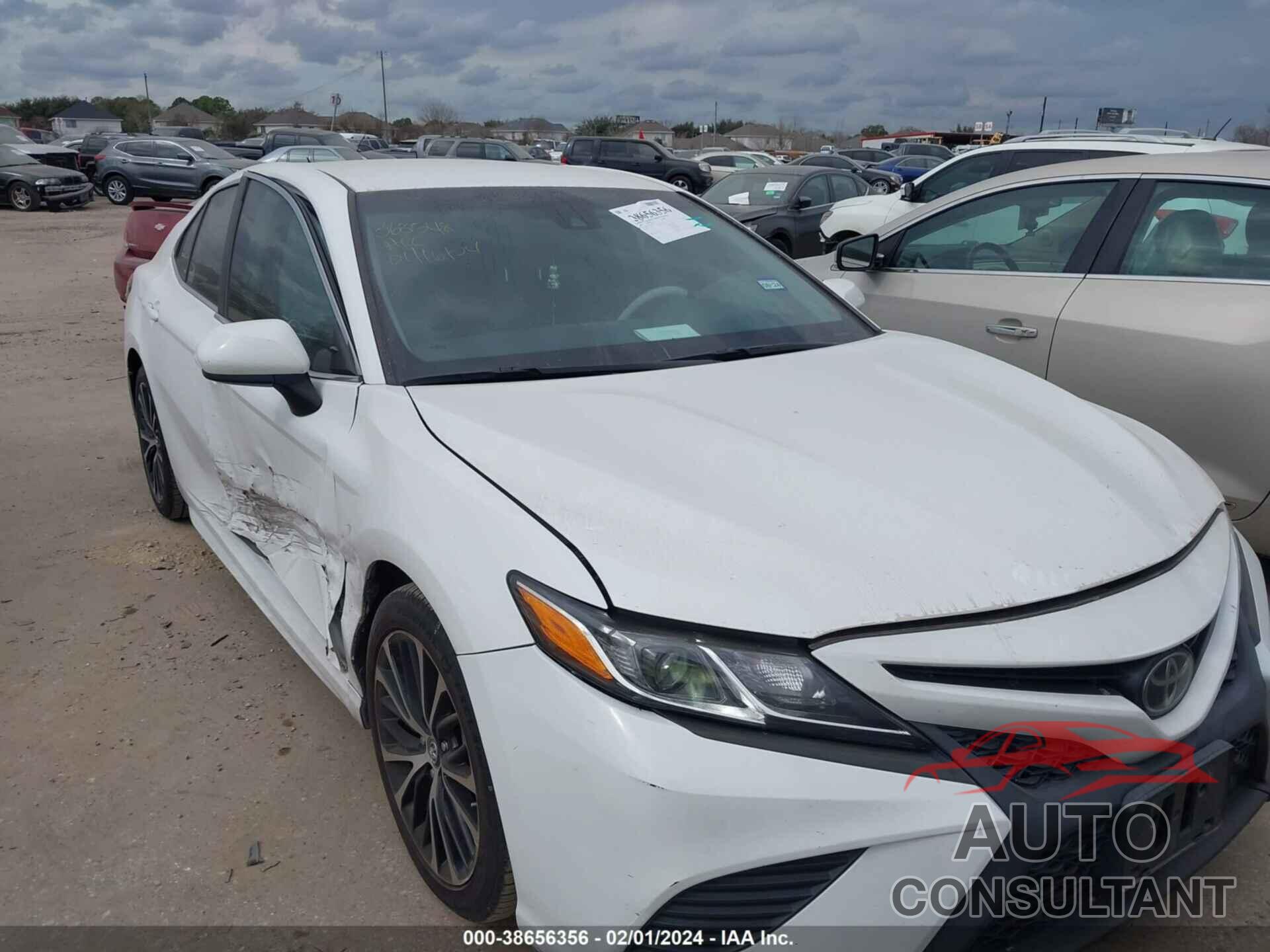 TOYOTA CAMRY 2018 - 4T1B11HK9JU619347