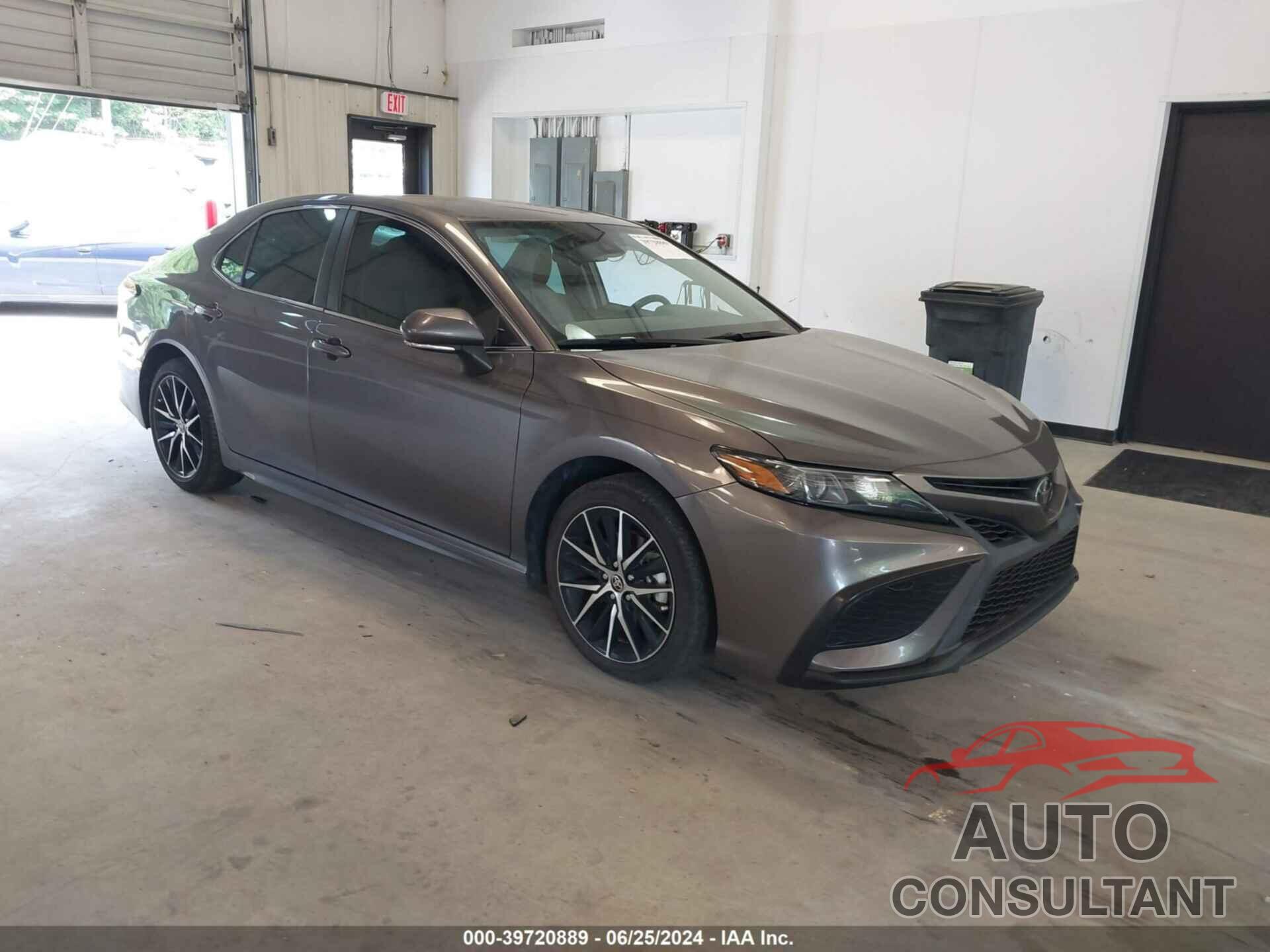 TOYOTA CAMRY 2022 - 4T1G11AK3NU678190