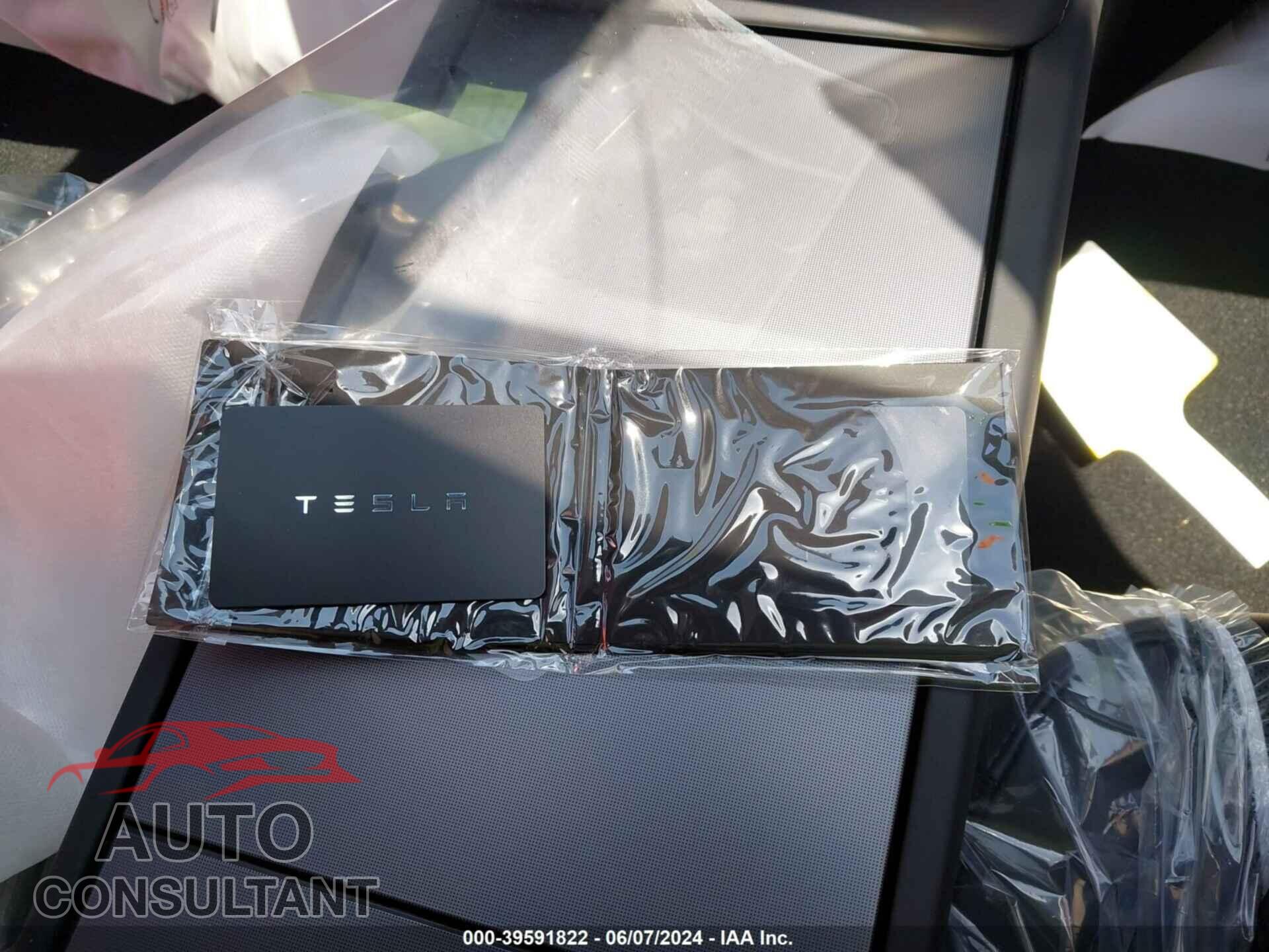 TESLA MODEL 3 2024 - 5YJ3E1EA2RF751637
