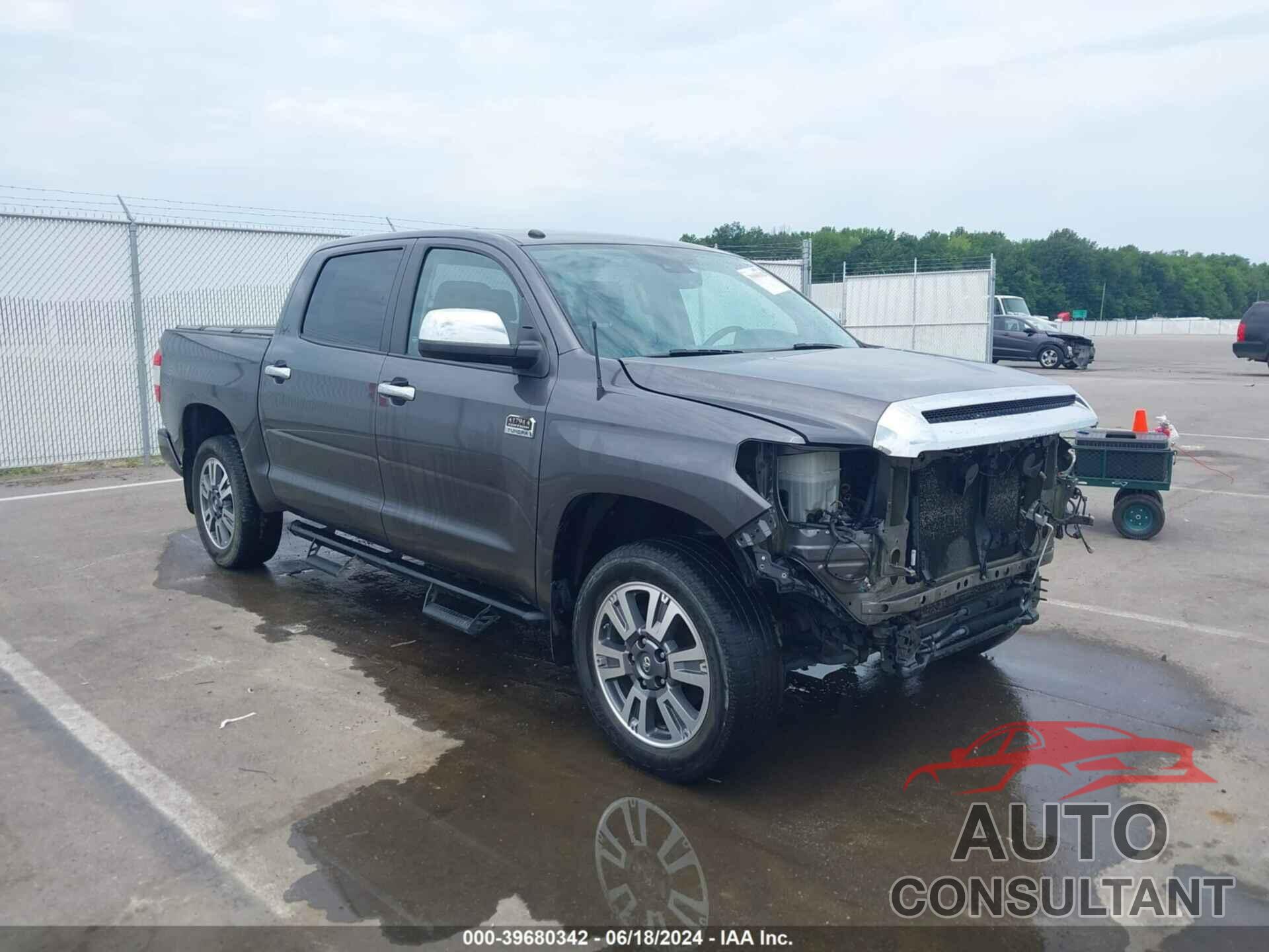 TOYOTA TUNDRA 2019 - 5TFAY5F13KX805821