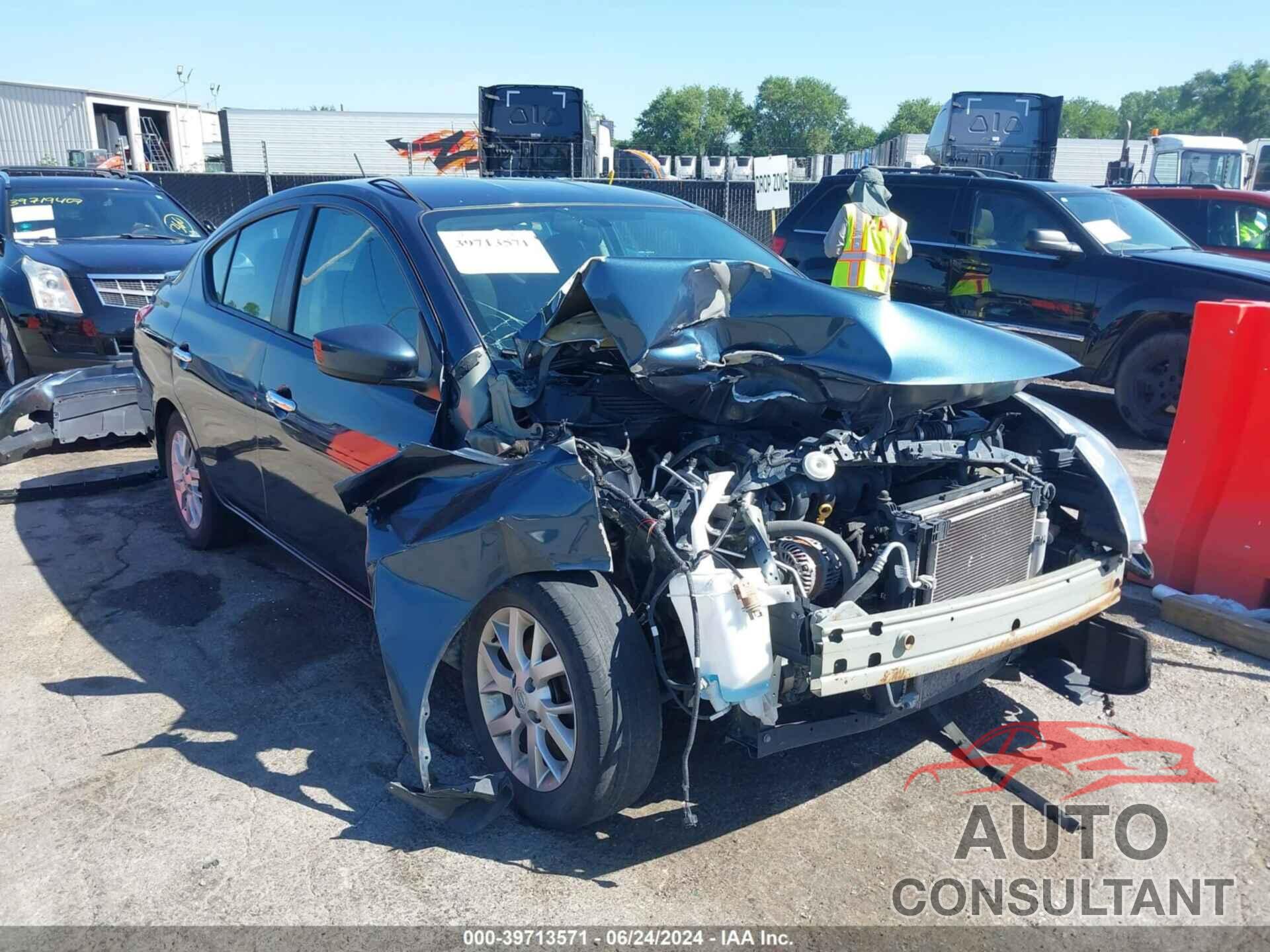 NISSAN VERSA 2017 - 3N1CN7AP3HL891003