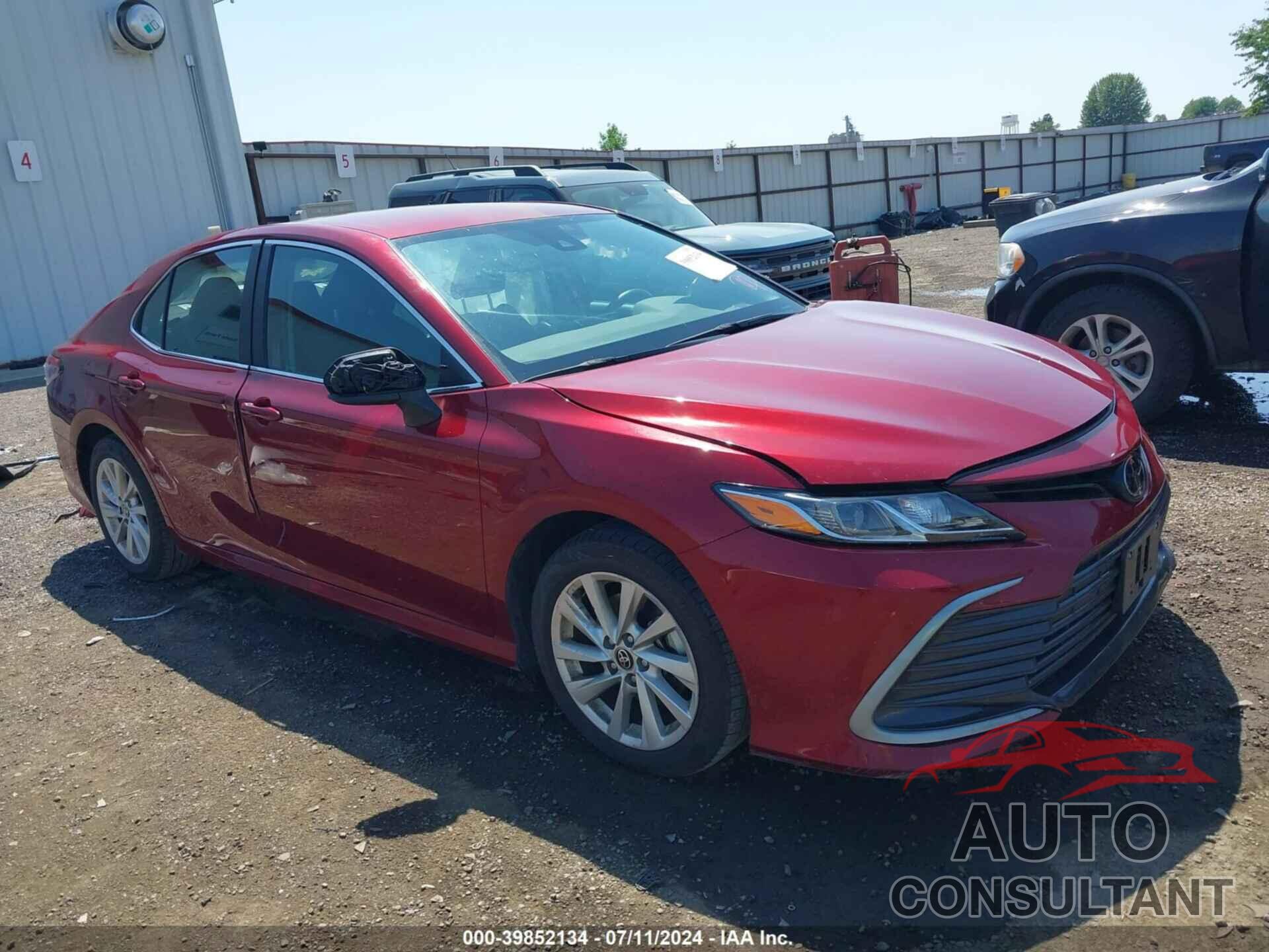 TOYOTA CAMRY 2022 - 4T1C11BKXNU068767
