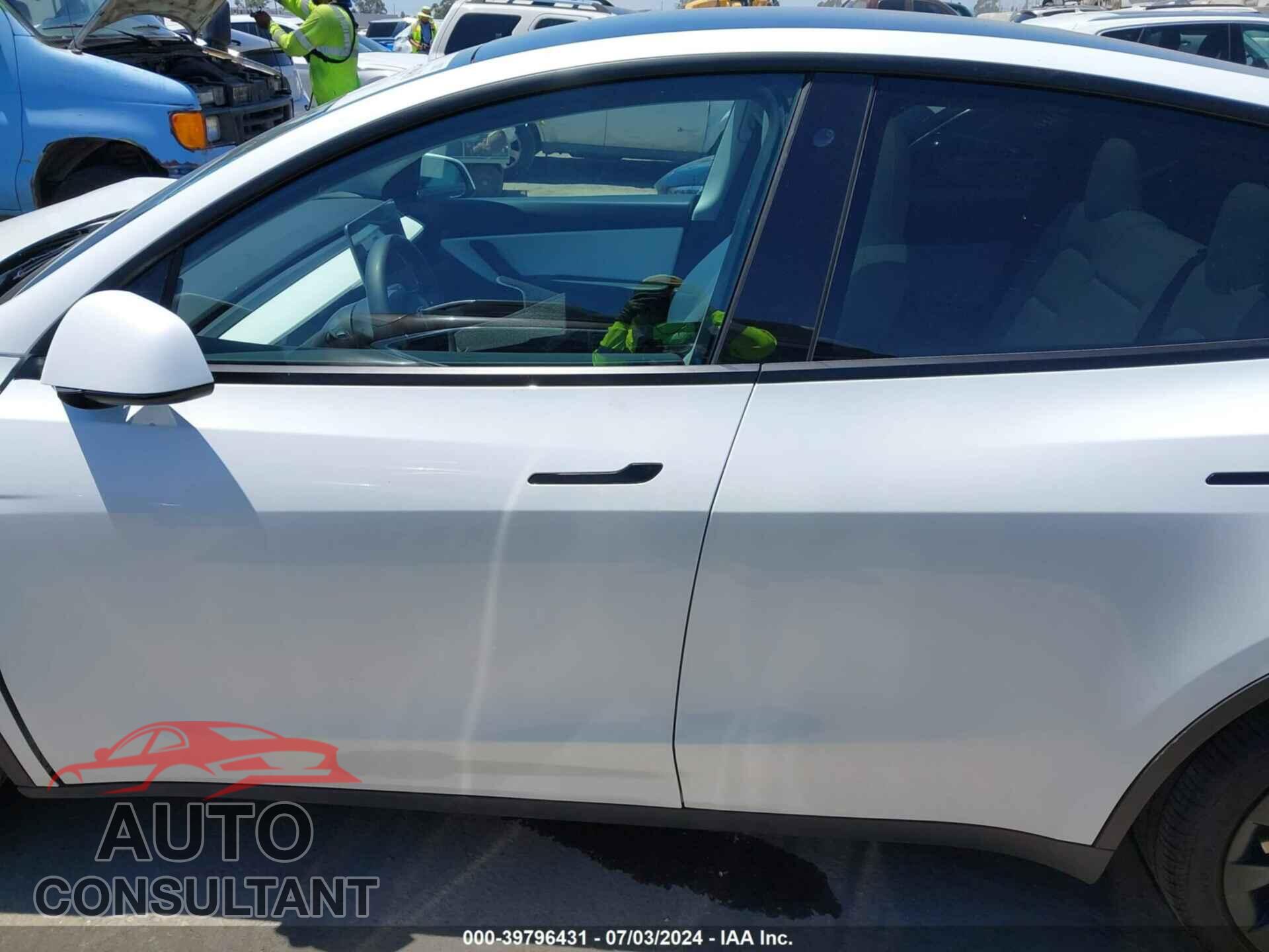 TESLA MODEL Y 2020 - 5YJYGDEE4LF058564