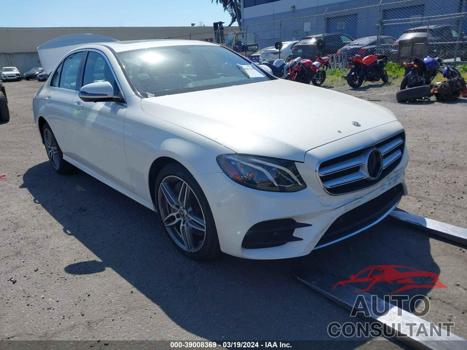 MERCEDES-BENZ E 300 2019 - WDDZF4JB0KA679994